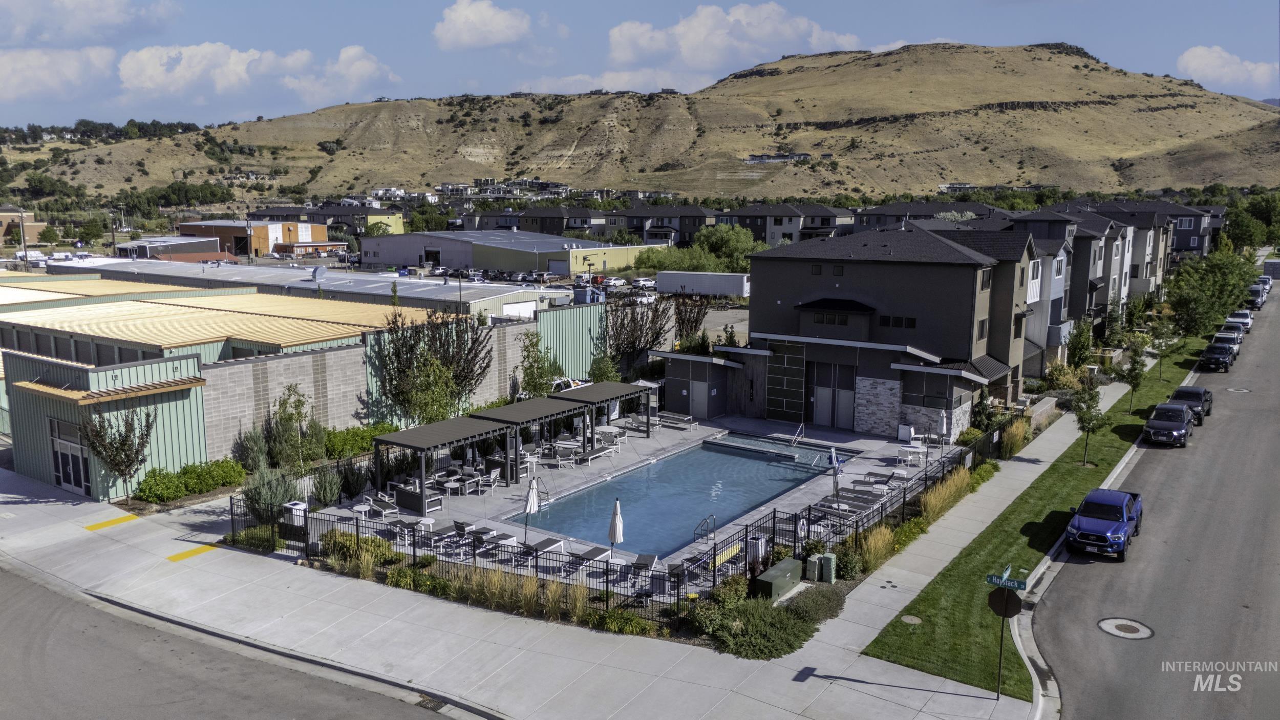 4340 E Haystack St, Boise, Idaho 83716, 2 Bedrooms, 2 Bathrooms, Residential For Sale, Price $534,900,MLS 98997400