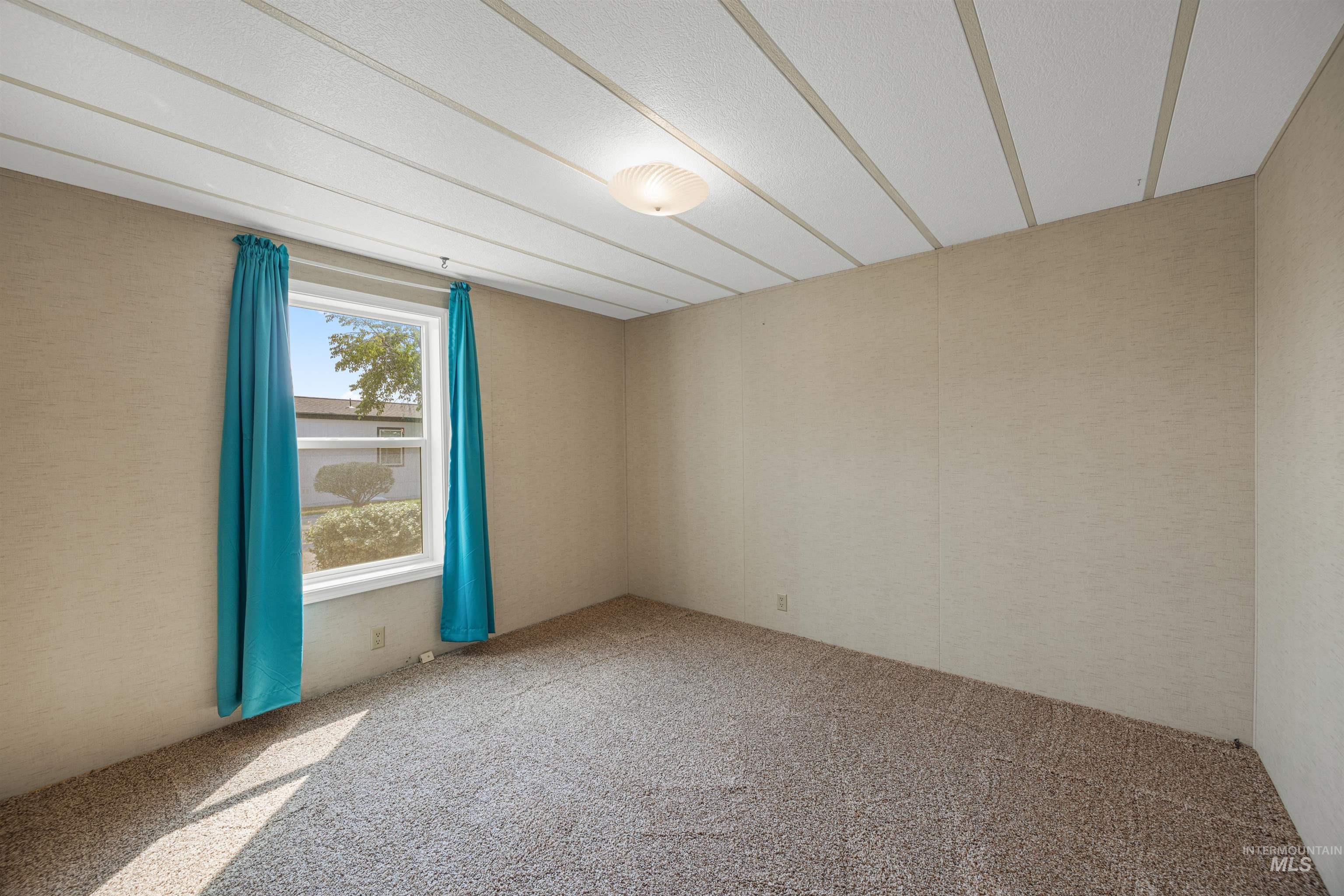2205 E Linden St #6, Caldwell, Idaho 83605, 3 Bedrooms, 2 Bathrooms, Residential For Sale, Price $97,000,MLS 98997402