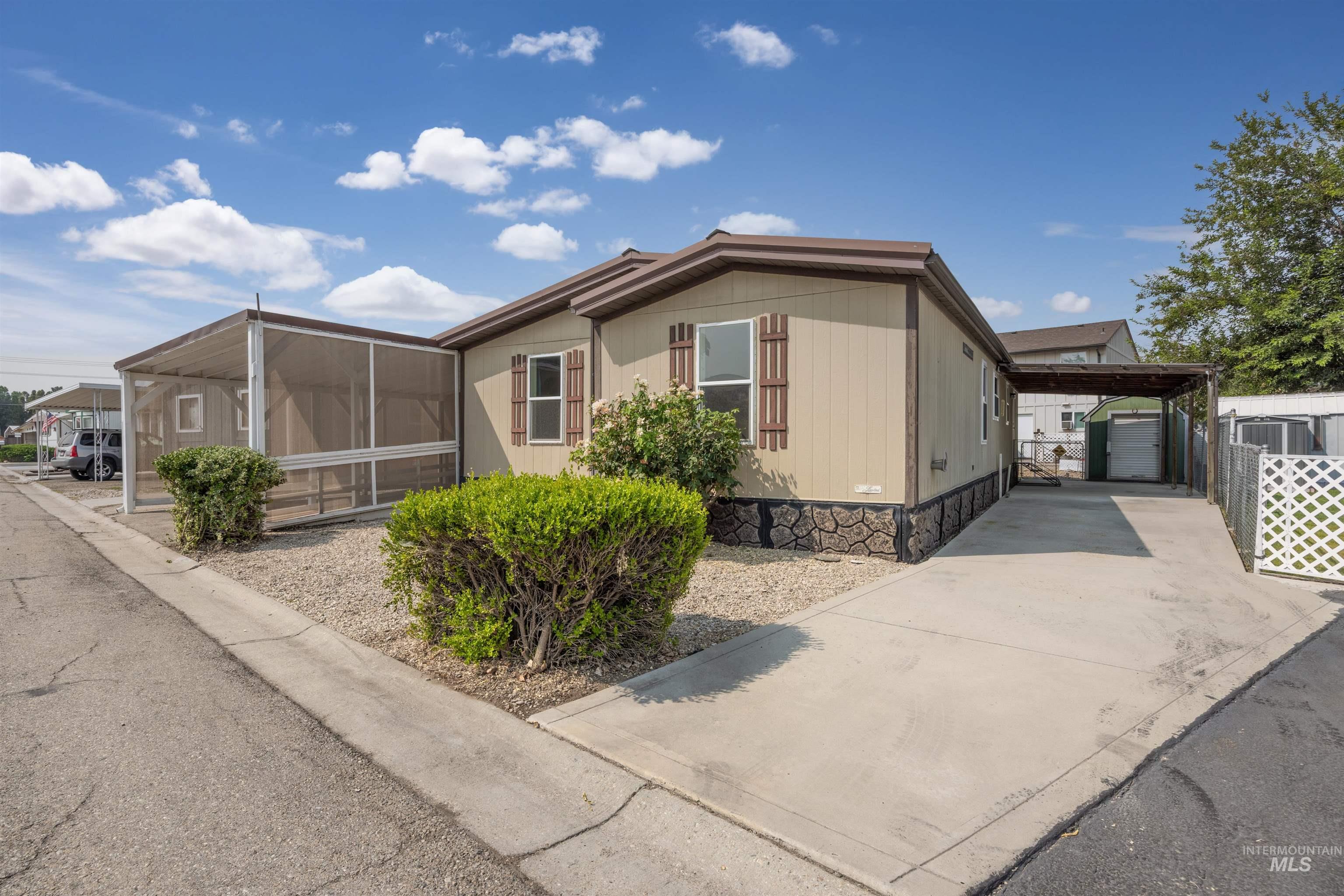 2205 E Linden St #6, Caldwell, Idaho 83605, 3 Bedrooms, 2 Bathrooms, Residential For Sale, Price $97,000,MLS 98997402