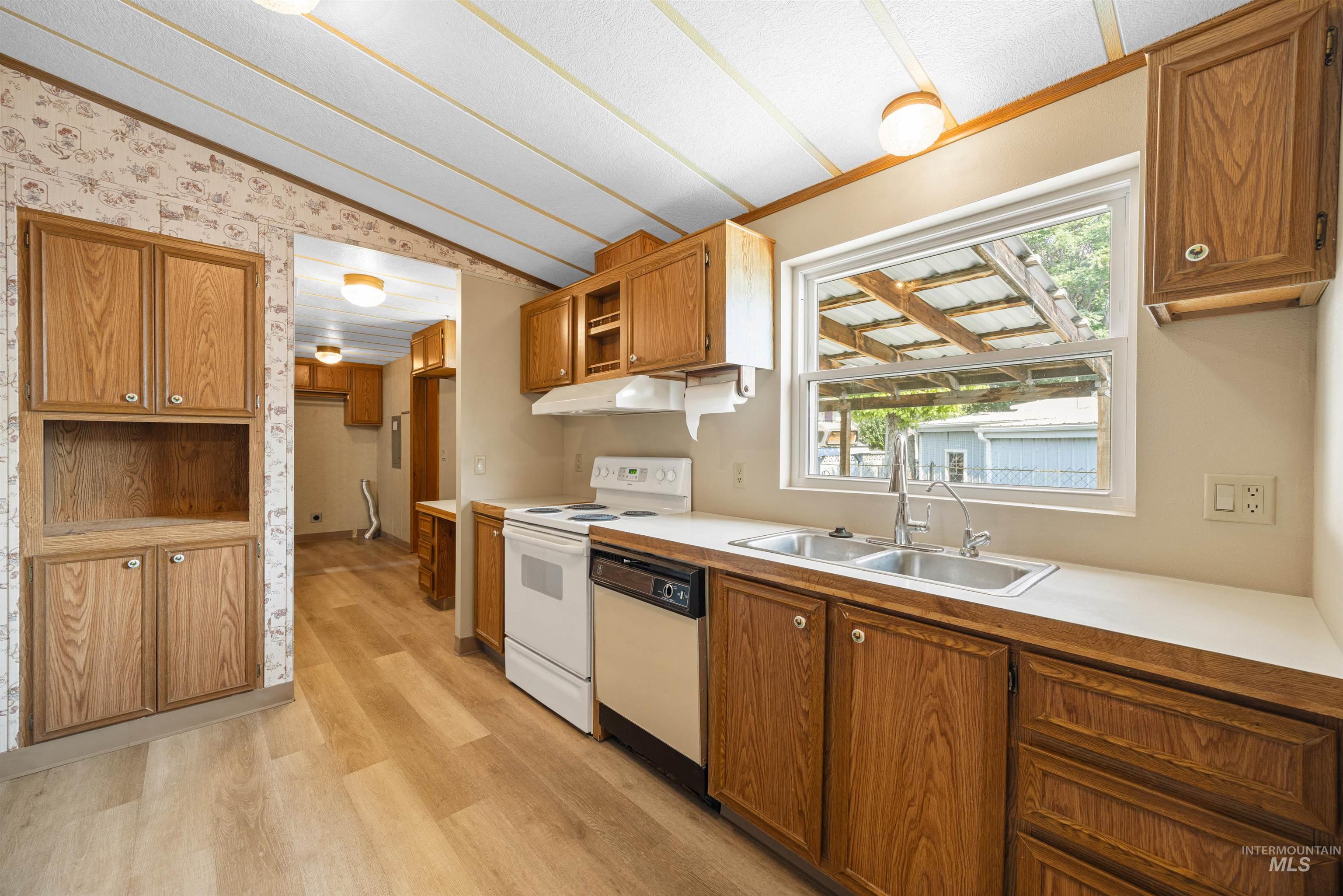 2205 E Linden St #6, Caldwell, Idaho 83605, 3 Bedrooms, 2 Bathrooms, Residential For Sale, Price $97,000,MLS 98997402