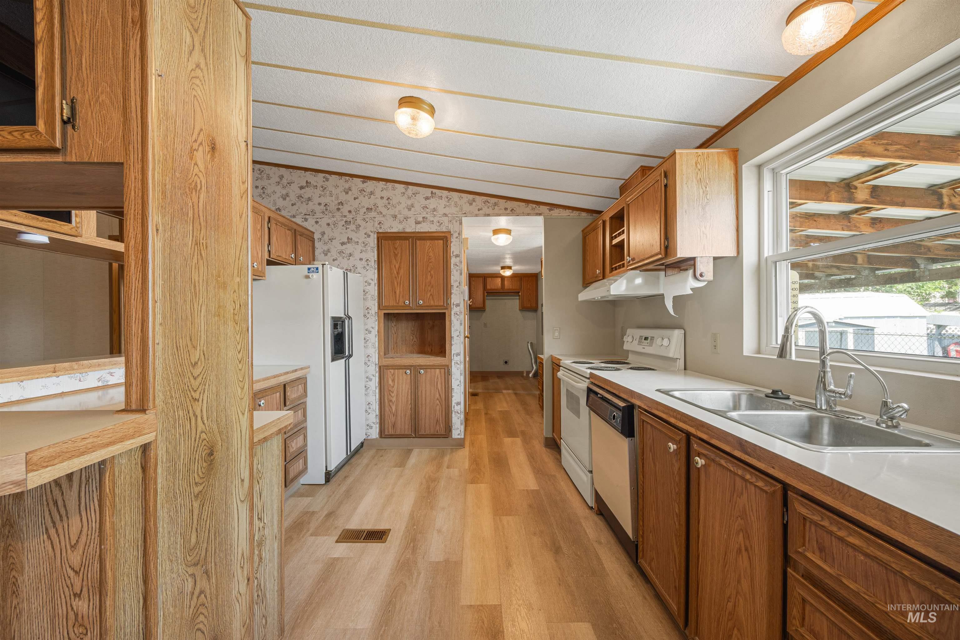 2205 E Linden St #6, Caldwell, Idaho 83605, 3 Bedrooms, 2 Bathrooms, Residential For Sale, Price $97,000,MLS 98997402