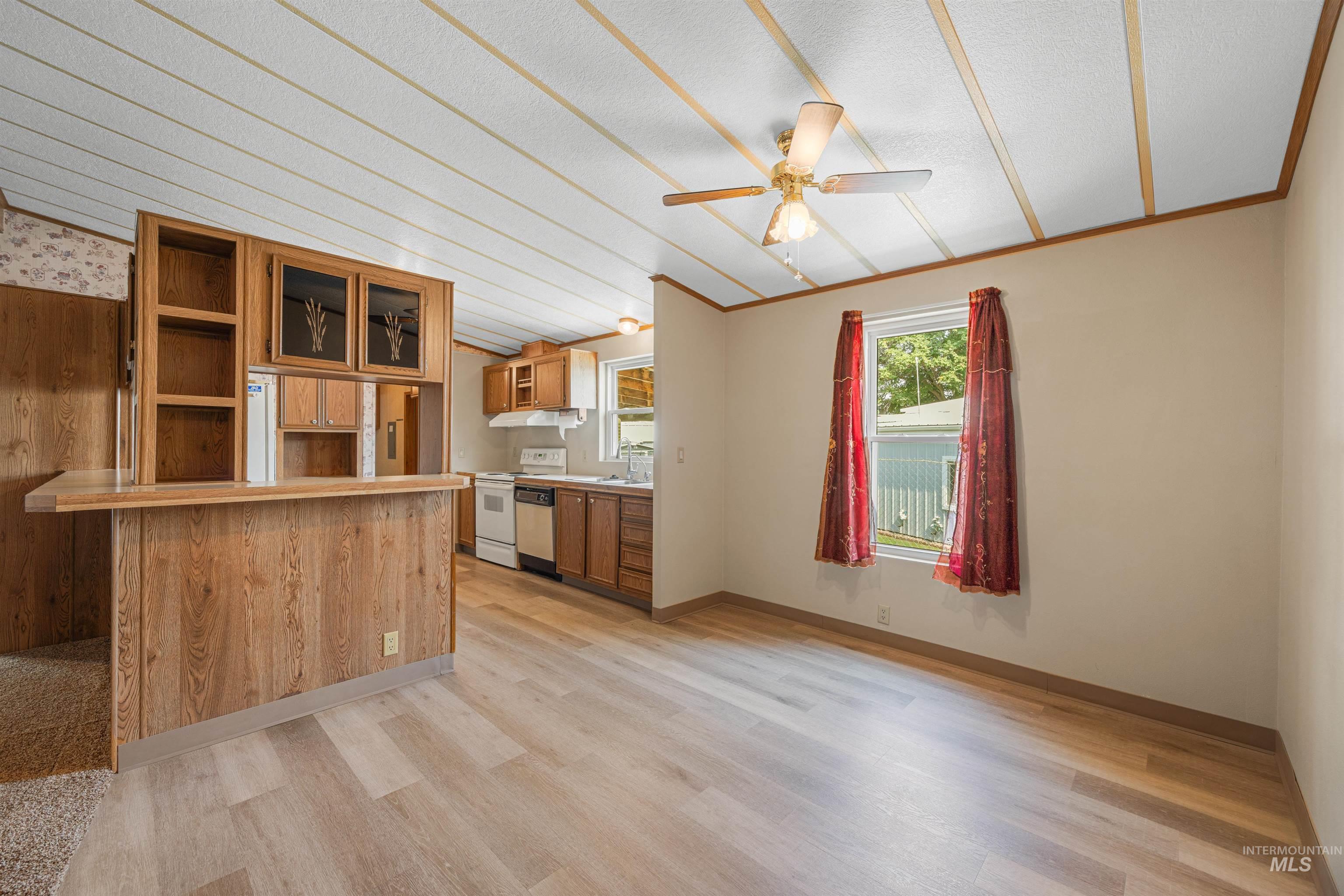 2205 E Linden St #6, Caldwell, Idaho 83605, 3 Bedrooms, 2 Bathrooms, Residential For Sale, Price $97,000,MLS 98997402