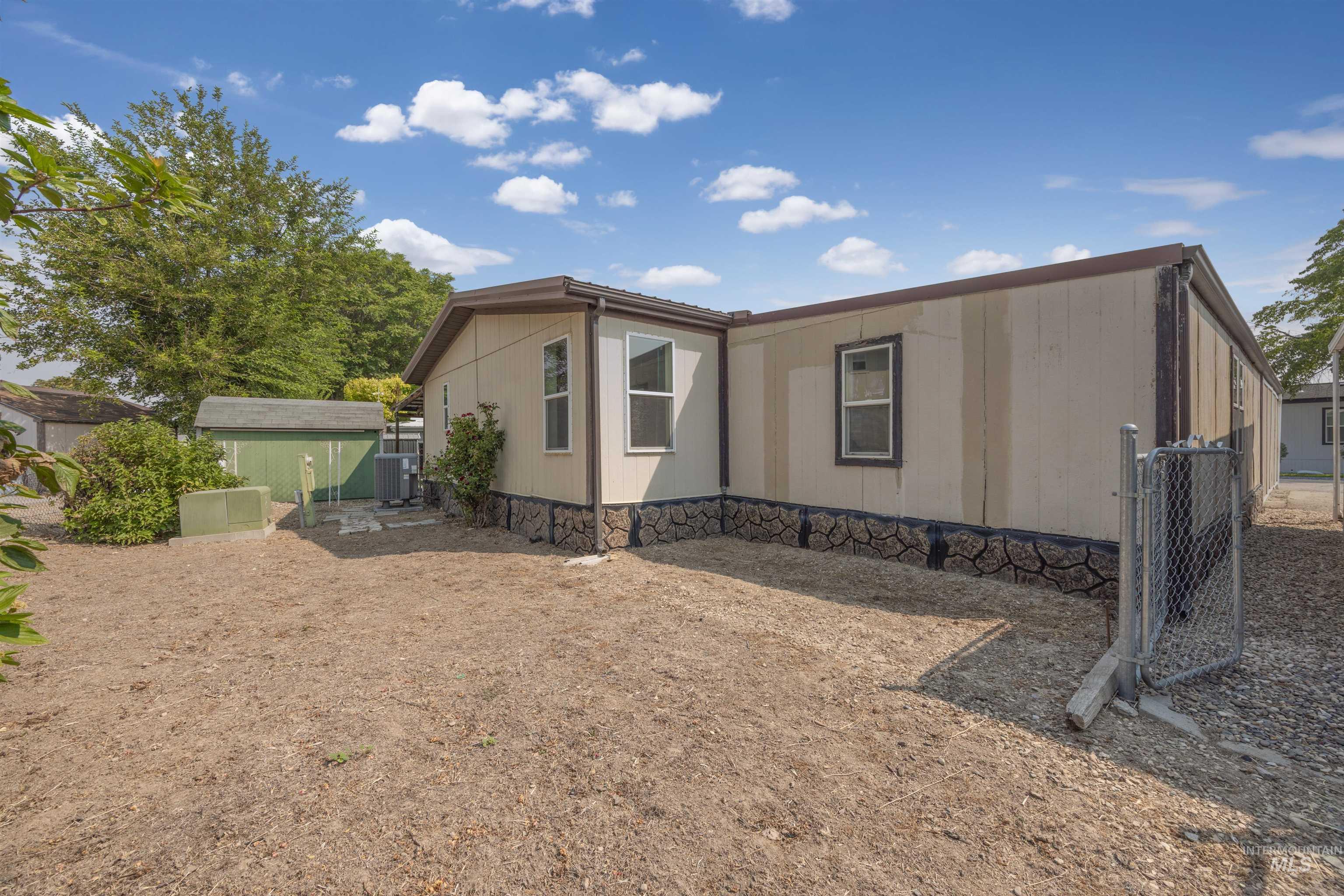 2205 E Linden St #6, Caldwell, Idaho 83605, 3 Bedrooms, 2 Bathrooms, Residential For Sale, Price $97,000,MLS 98997402