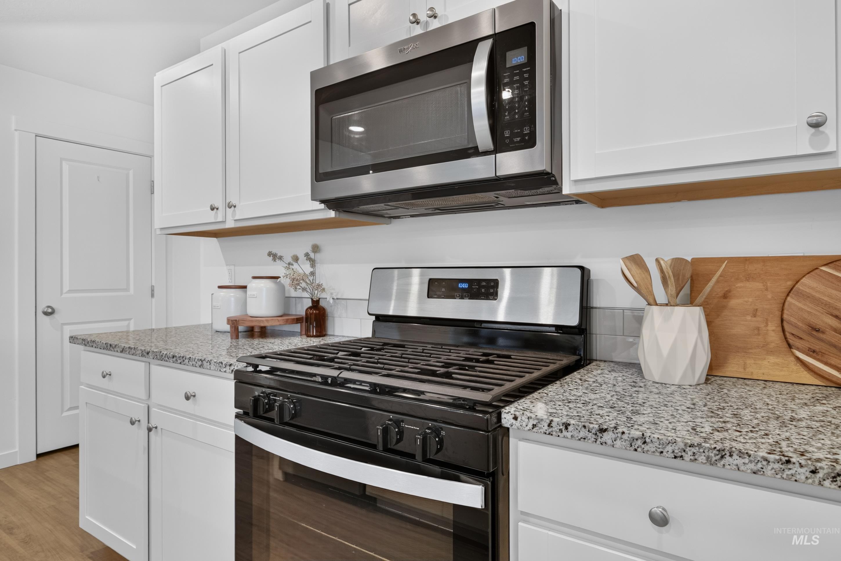 514 Learmont St, Meridian, Idaho 83642, 3 Bedrooms, 2 Bathrooms, Residential For Sale, Price $455,000,MLS 98997403