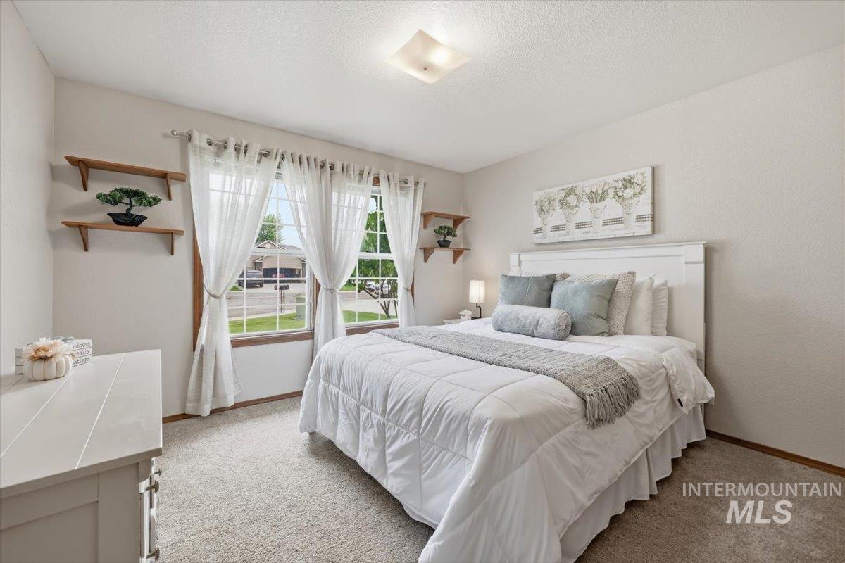 2051 N Applewood Pl, Meridian, Idaho 83646, 3 Bedrooms, 2 Bathrooms, Residential For Sale, Price $464,000, 98997406