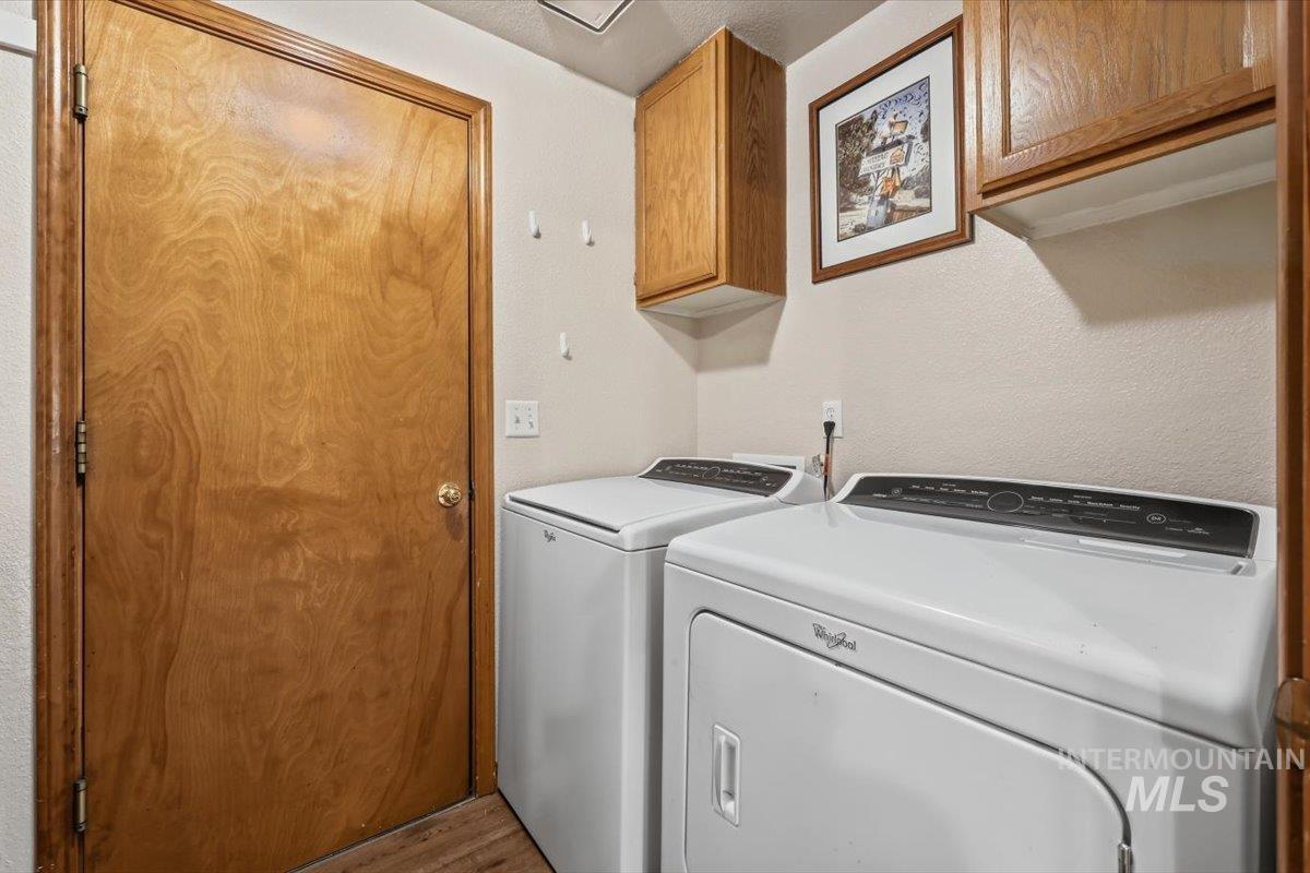 2051 N Applewood Pl, Meridian, Idaho 83646, 3 Bedrooms, 2 Bathrooms, Residential For Sale, Price $464,000, 98997406