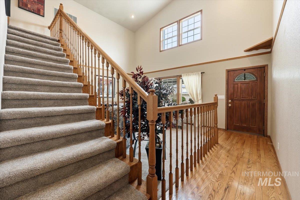 2051 N Applewood Pl, Meridian, Idaho 83646, 3 Bedrooms, 2 Bathrooms, Residential For Sale, Price $464,000, 98997406