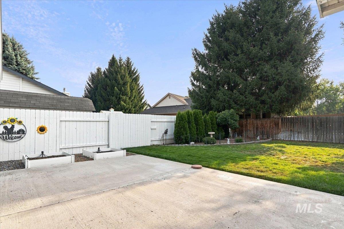 2286 N Wingate Pl, Meridian, Idaho 83646, 3 Bedrooms, 2 Bathrooms, Residential For Sale, Price $430,000, 98997408