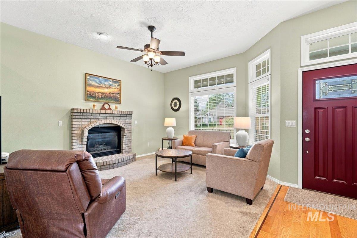 2286 N Wingate Pl, Meridian, Idaho 83646, 3 Bedrooms, 2 Bathrooms, Residential For Sale, Price $430,000, 98997408