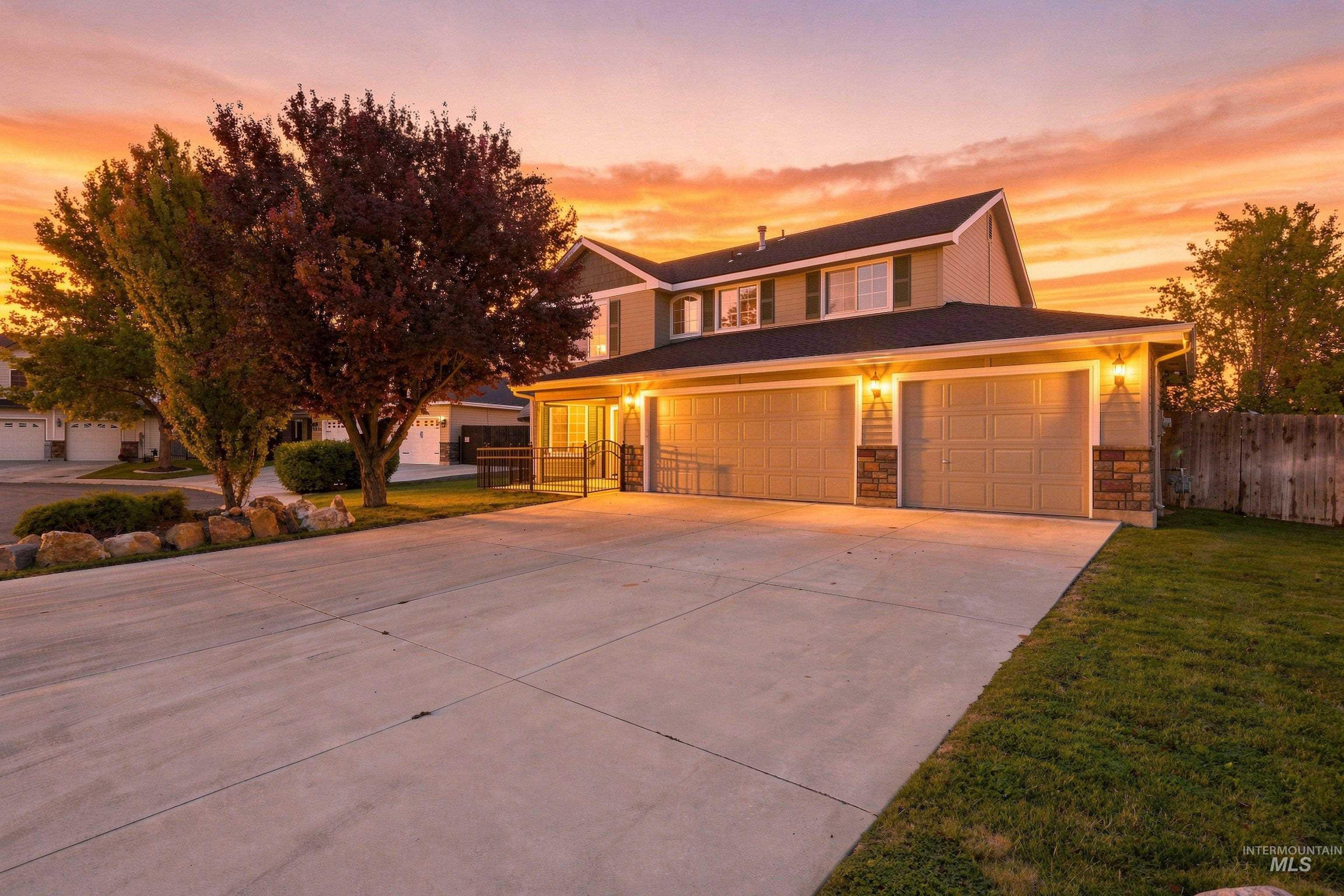 1215 W Eagle Avenue, Nampa, Idaho 83651, 4 Bedrooms, 2.5 Bathrooms, Residential For Sale, Price $429,900, 98997409