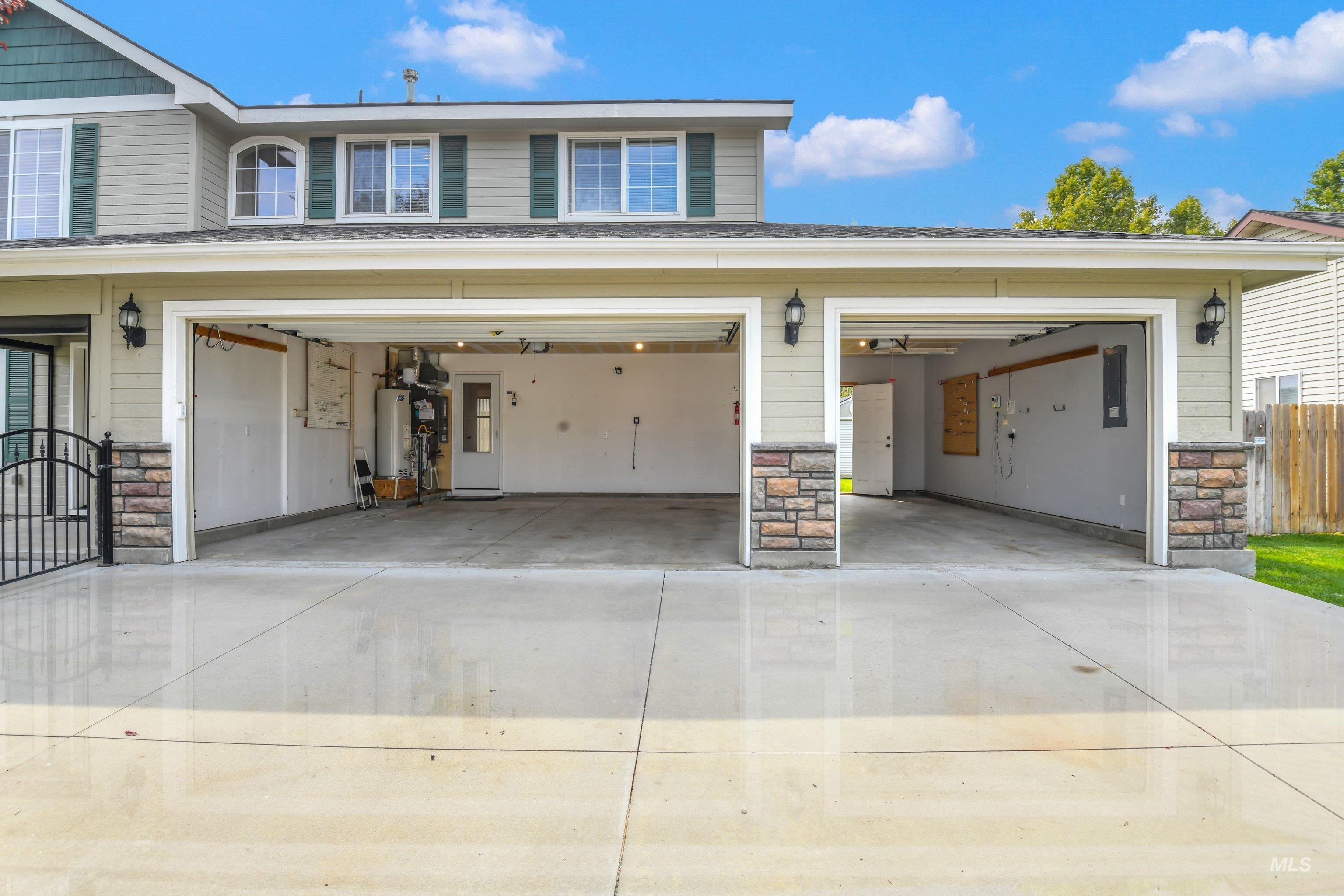 1215 W Eagle Avenue, Nampa, Idaho 83651, 4 Bedrooms, 2.5 Bathrooms, Residential For Sale, Price $429,900, 98997409