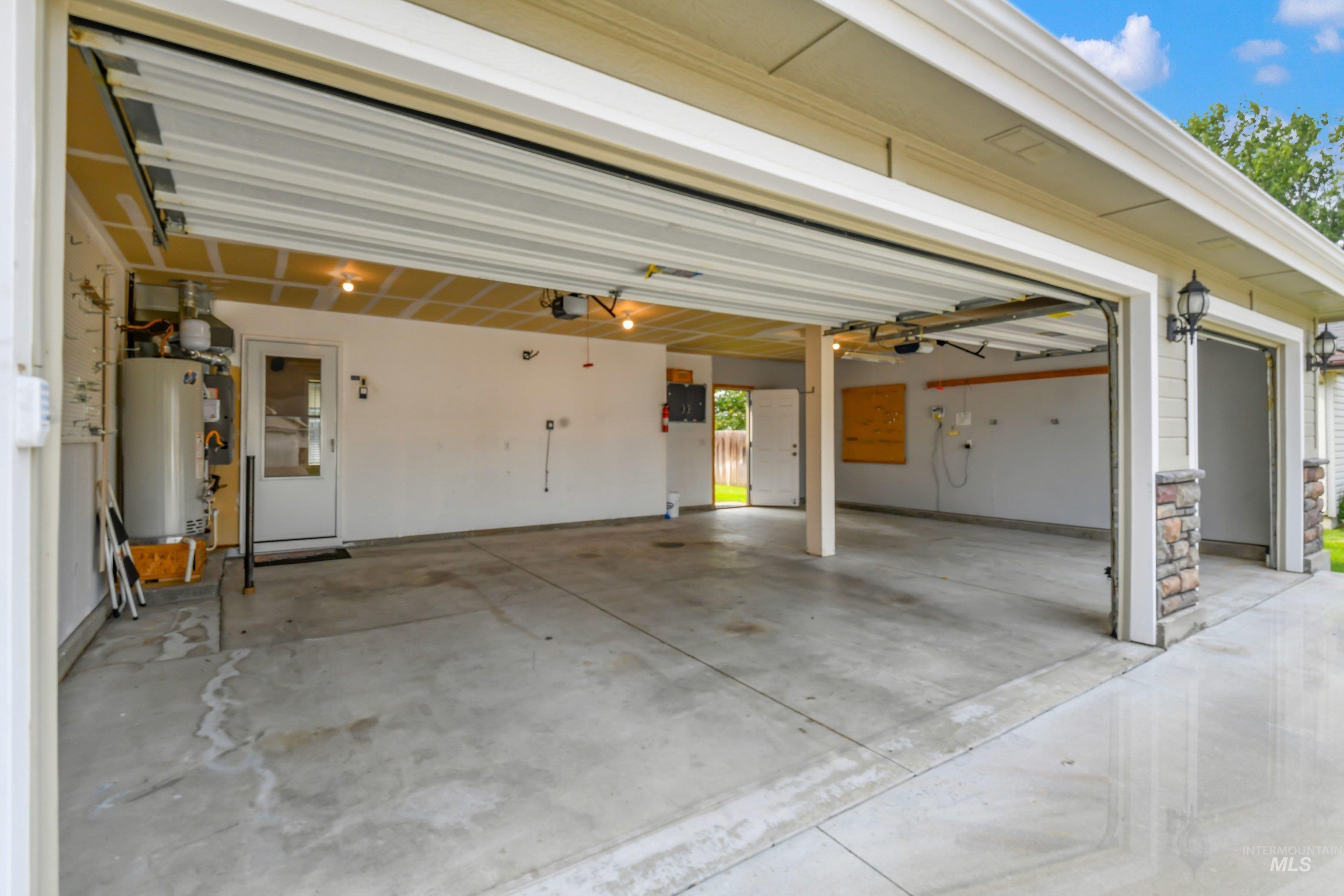 1215 W Eagle Avenue, Nampa, Idaho 83651, 4 Bedrooms, 2.5 Bathrooms, Residential For Sale, Price $429,900, 98997409