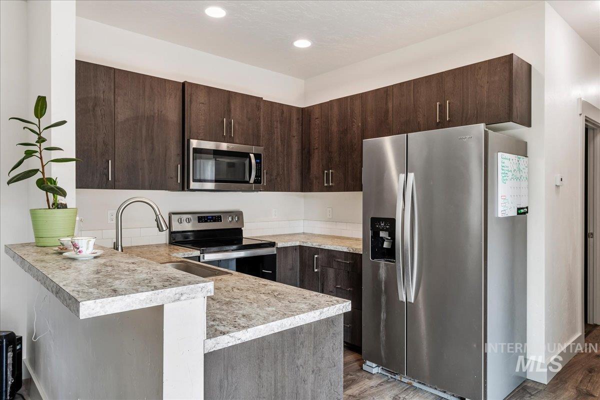 1325 Albany St, Caldwell, Idaho 83605, 3 Bedrooms, 2.5 Bathrooms, Residential For Sale, Price $350,999,MLS 98997410