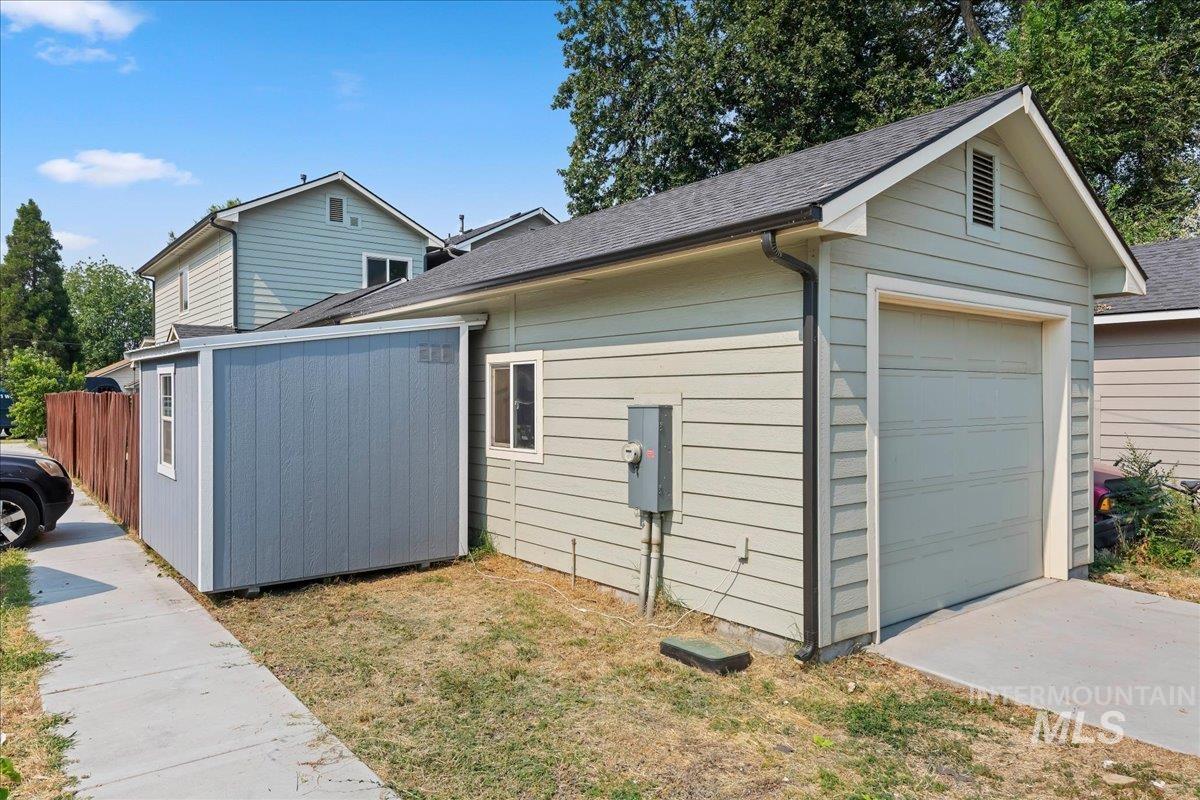 1325 Albany St, Caldwell, Idaho 83605, 3 Bedrooms, 2.5 Bathrooms, Residential For Sale, Price $350,999,MLS 98997410