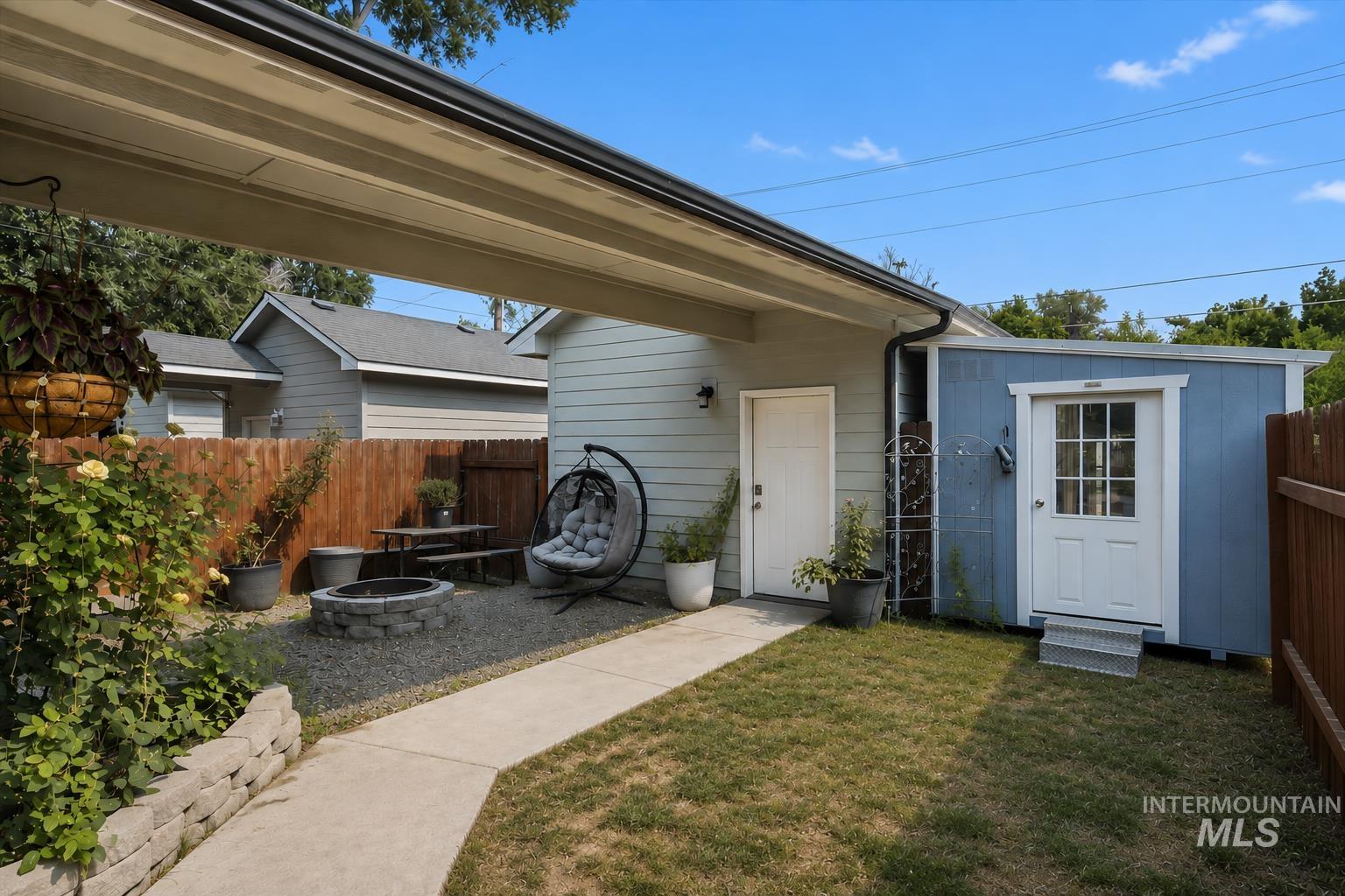1325 Albany St, Caldwell, Idaho 83605, 3 Bedrooms, 2.5 Bathrooms, Residential For Sale, Price $344,999, 98997410