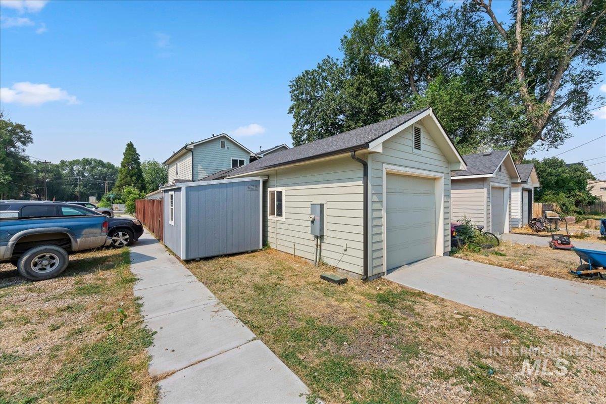 1325 Albany St, Caldwell, Idaho 83605, 3 Bedrooms, 2.5 Bathrooms, Residential For Sale, Price $350,999,MLS 98997410