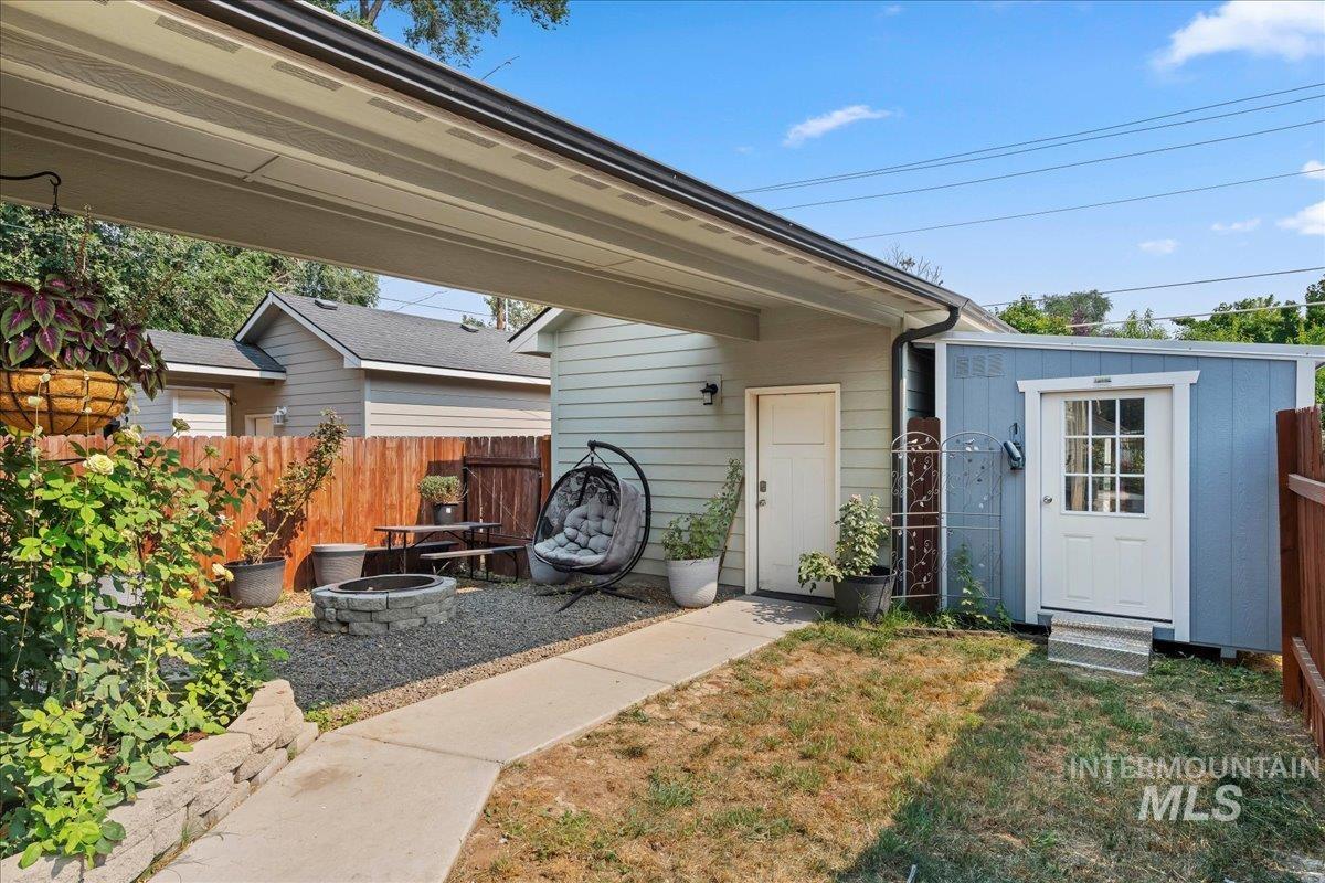 1325 Albany St, Caldwell, Idaho 83605, 3 Bedrooms, 2.5 Bathrooms, Residential For Sale, Price $350,999,MLS 98997410