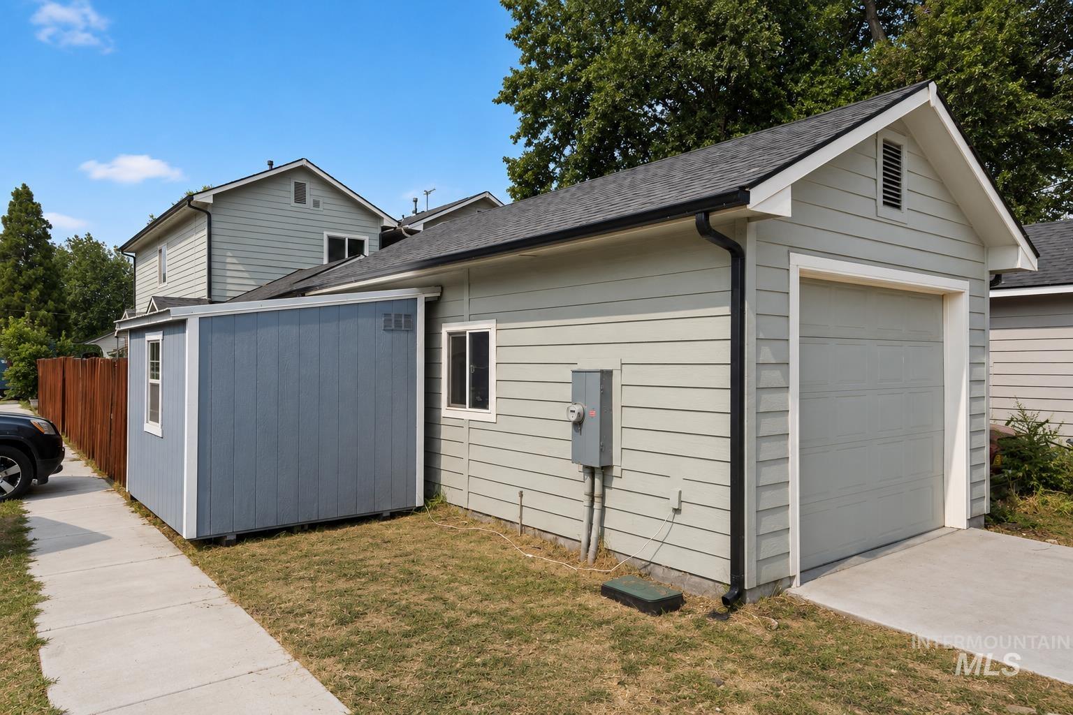 1325 Albany St, Caldwell, Idaho 83605, 3 Bedrooms, 2.5 Bathrooms, Residential For Sale, Price $344,999, 98997410
