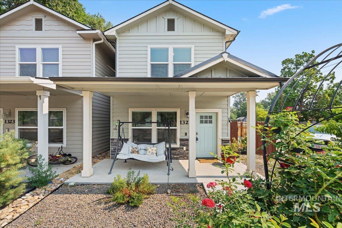 1325 Albany St, Caldwell, Idaho 83605, 3 Bedrooms, 2.5 Bathrooms, Residential For Sale, Price $350,999,MLS 98997410