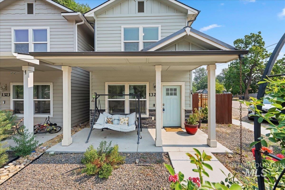 1325 Albany St, Caldwell, Idaho 83605, 3 Bedrooms, 2.5 Bathrooms, Residential For Sale, Price $350,999,MLS 98997410