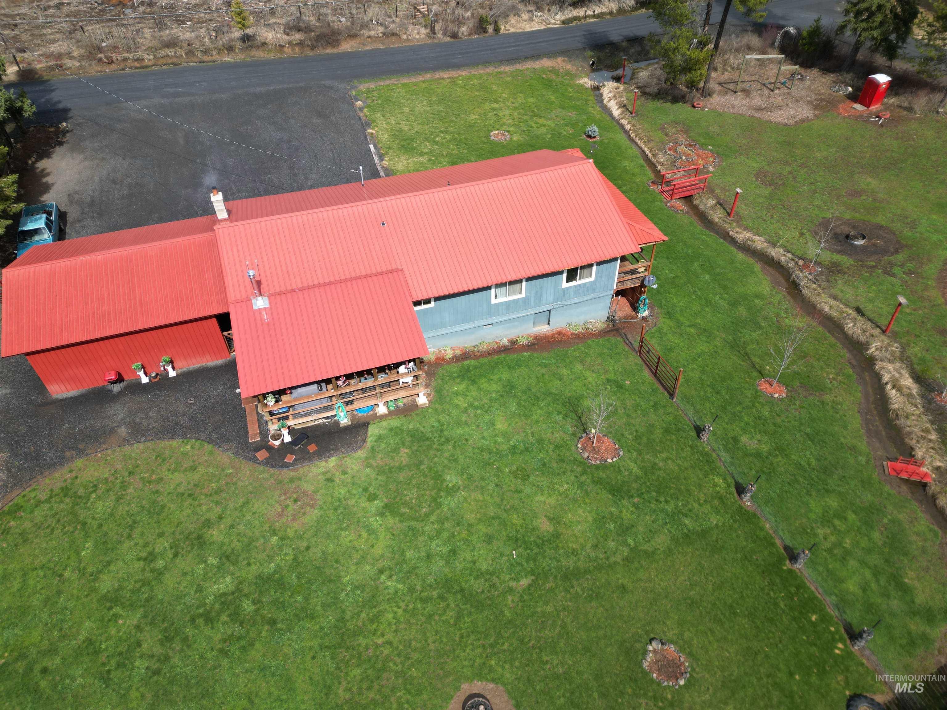 560 Pleasant Acres, Weippe, Idaho 83553, 3 Bedrooms, 1.5 Bathrooms, Residential For Sale, Price $319,000,MLS 98997411