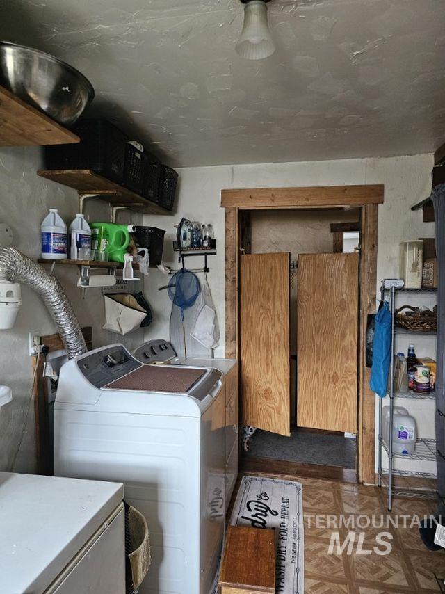 560 Pleasant Acres, Weippe, Idaho 83553, 3 Bedrooms, 1.5 Bathrooms, Residential For Sale, Price $319,000,MLS 98997411
