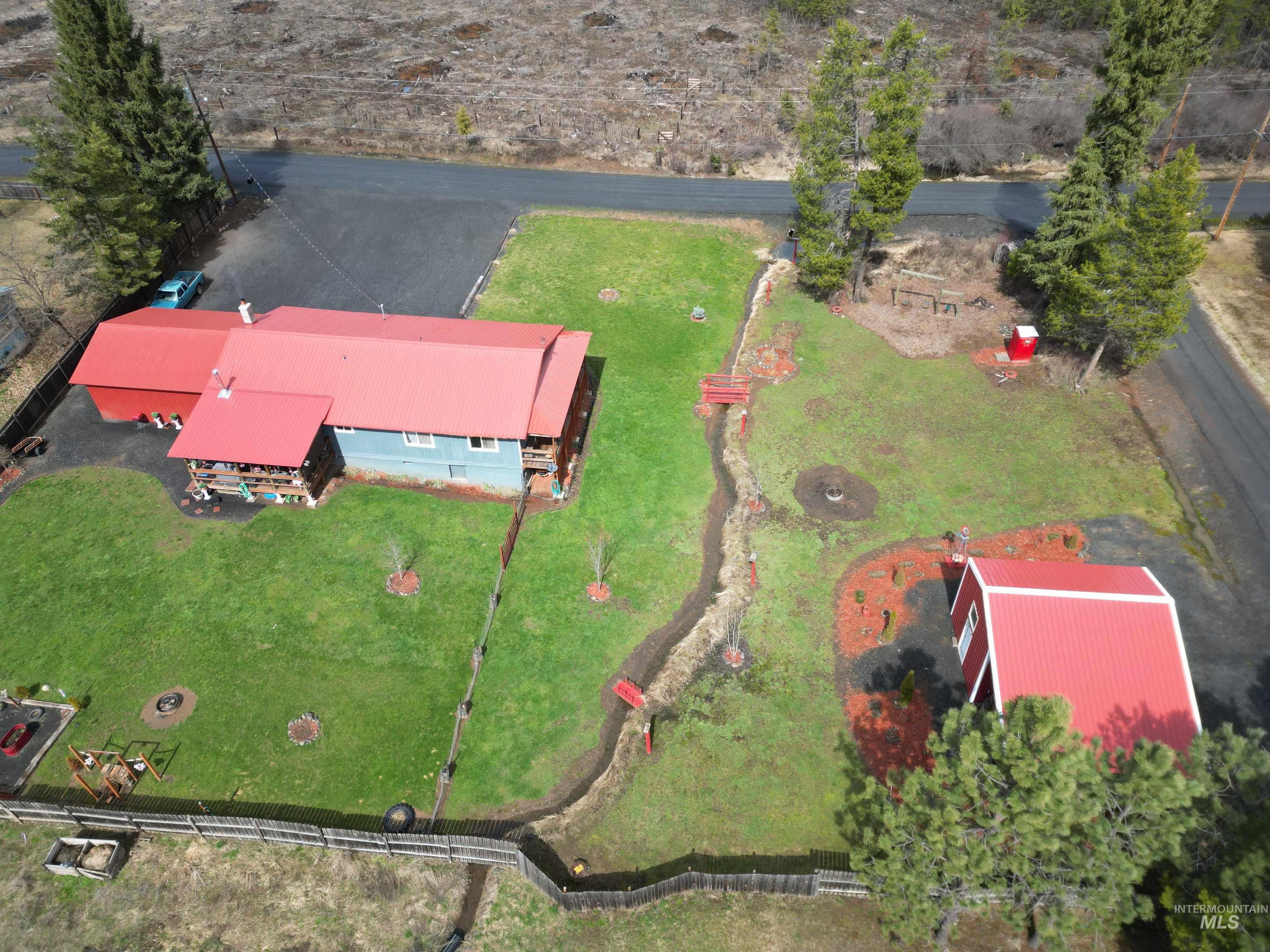 560 Pleasant Acres, Weippe, Idaho 83553, 3 Bedrooms, 1.5 Bathrooms, Residential For Sale, Price $319,000,MLS 98997411