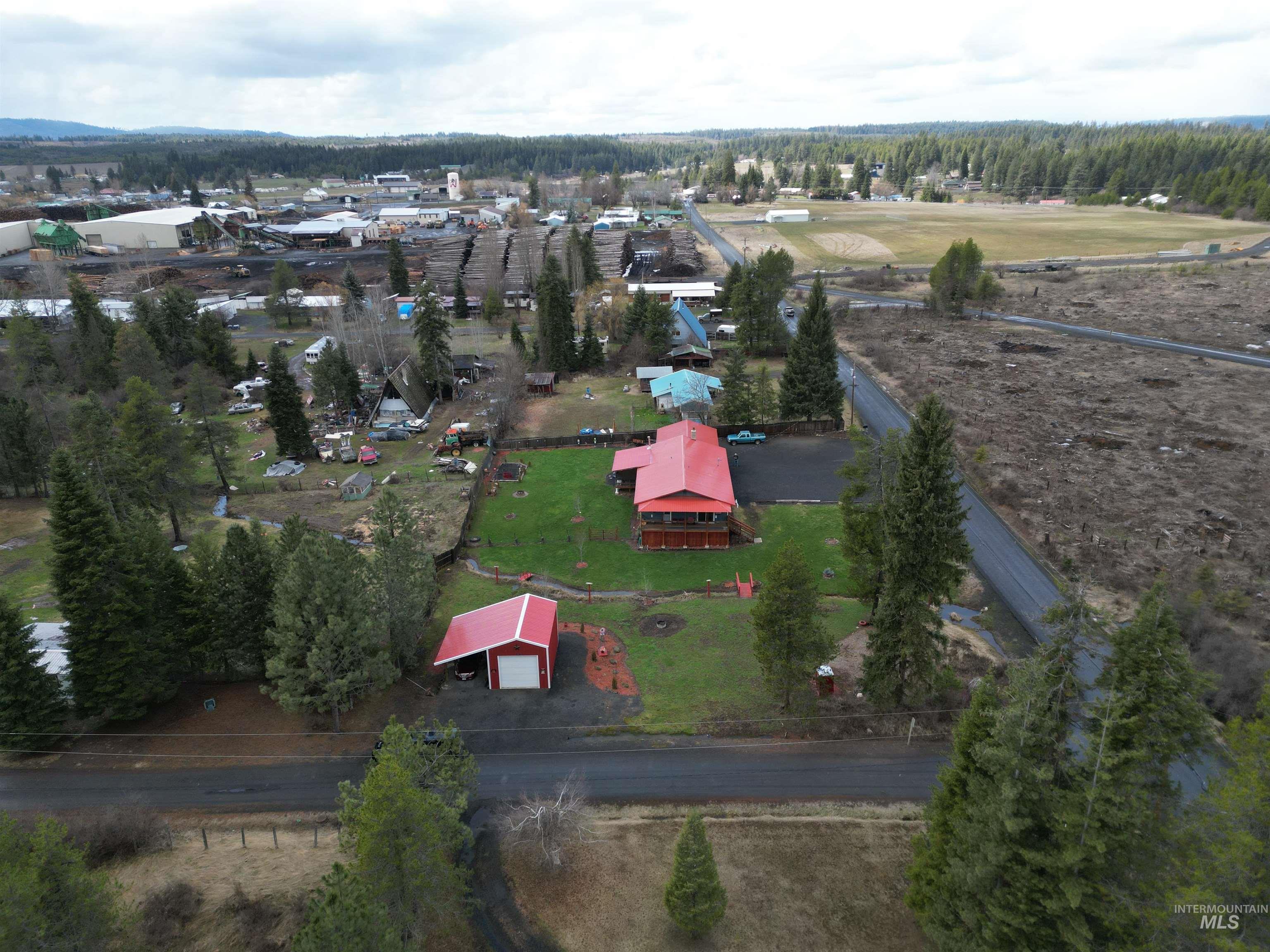 560 Pleasant Acres, Weippe, Idaho 83553, 3 Bedrooms, 1.5 Bathrooms, Residential For Sale, Price $319,000,MLS 98997411