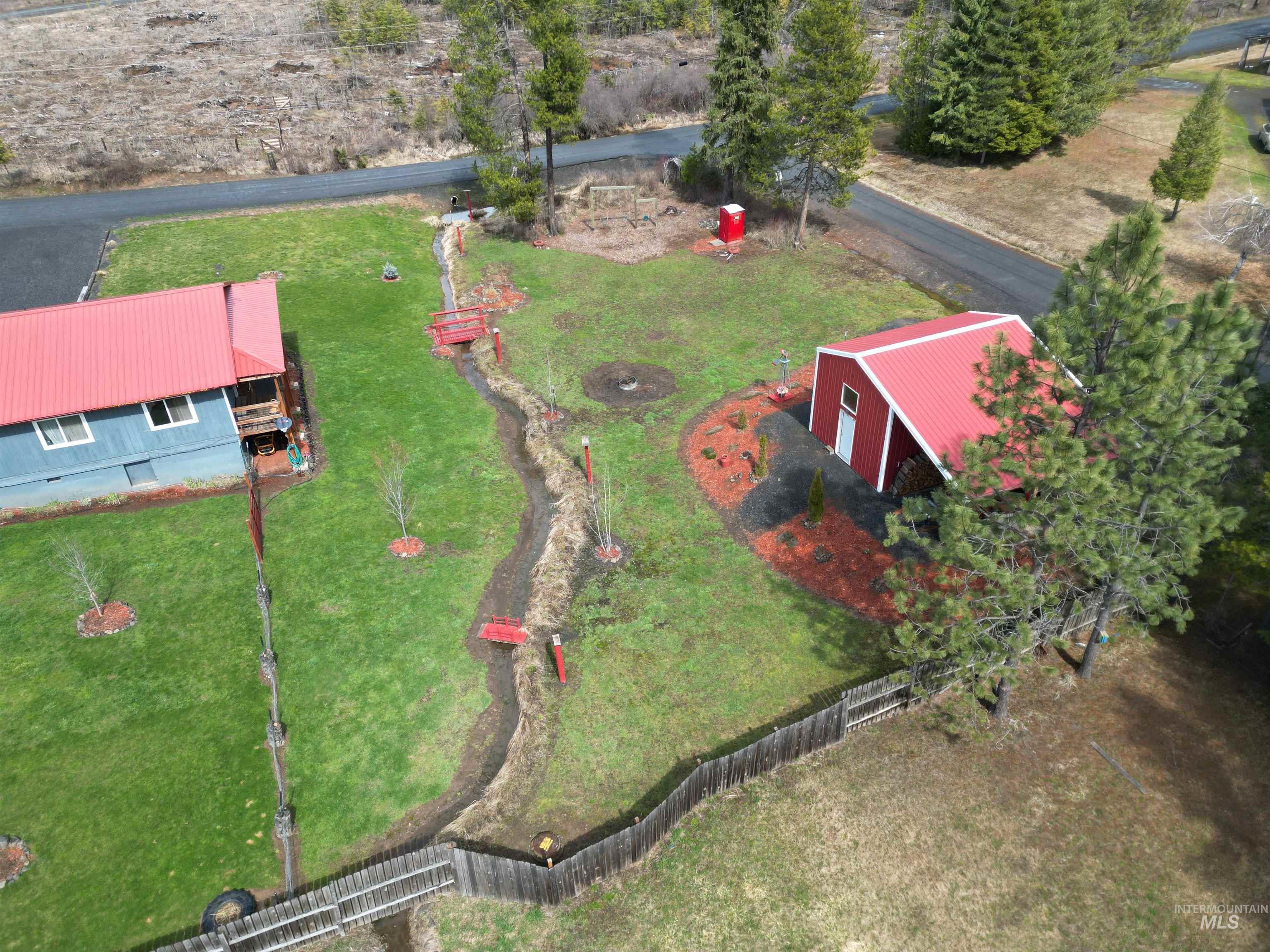 560 Pleasant Acres, Weippe, Idaho 83553, 3 Bedrooms, 1.5 Bathrooms, Residential For Sale, Price $319,000,MLS 98997411
