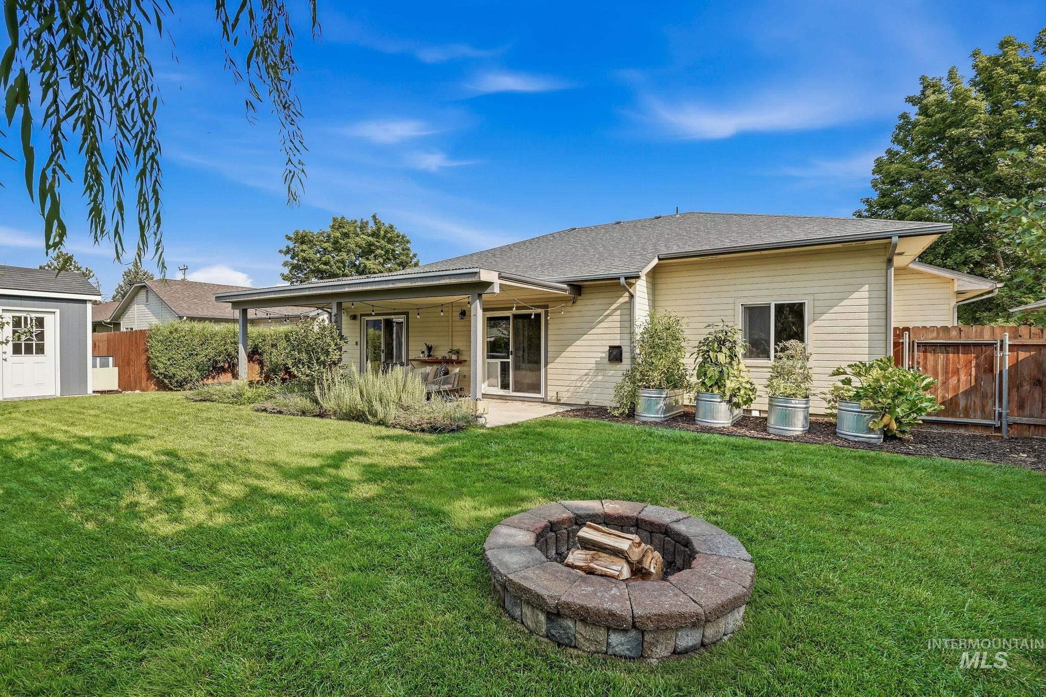 4125 W Pinoak Ct., Boise, Idaho 83705, 4 Bedrooms, 2 Bathrooms, Residential For Sale, Price $520,000,MLS 98997412