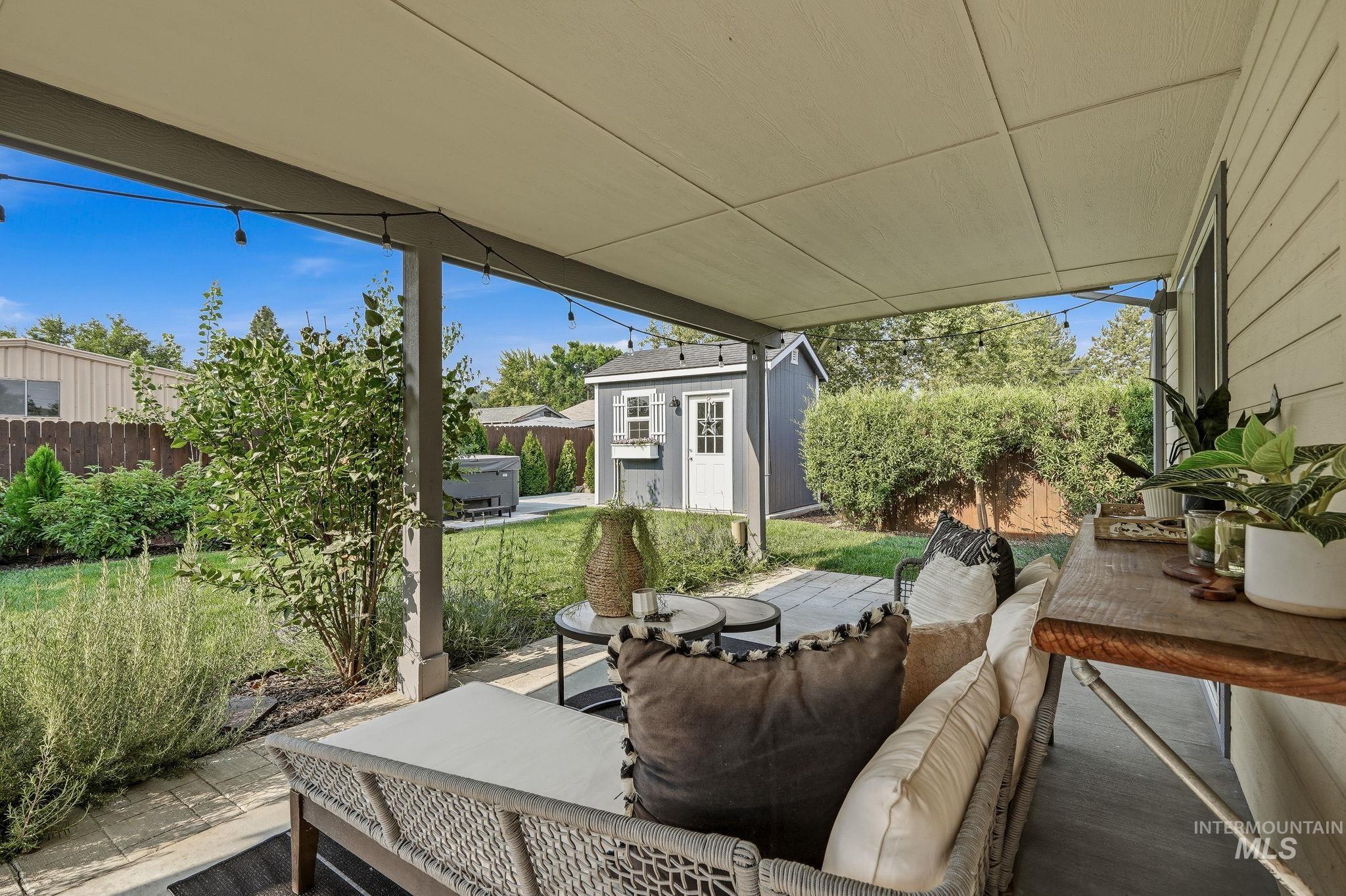 4125 W Pinoak Ct., Boise, Idaho 83705, 4 Bedrooms, 2 Bathrooms, Residential For Sale, Price $520,000,MLS 98997412