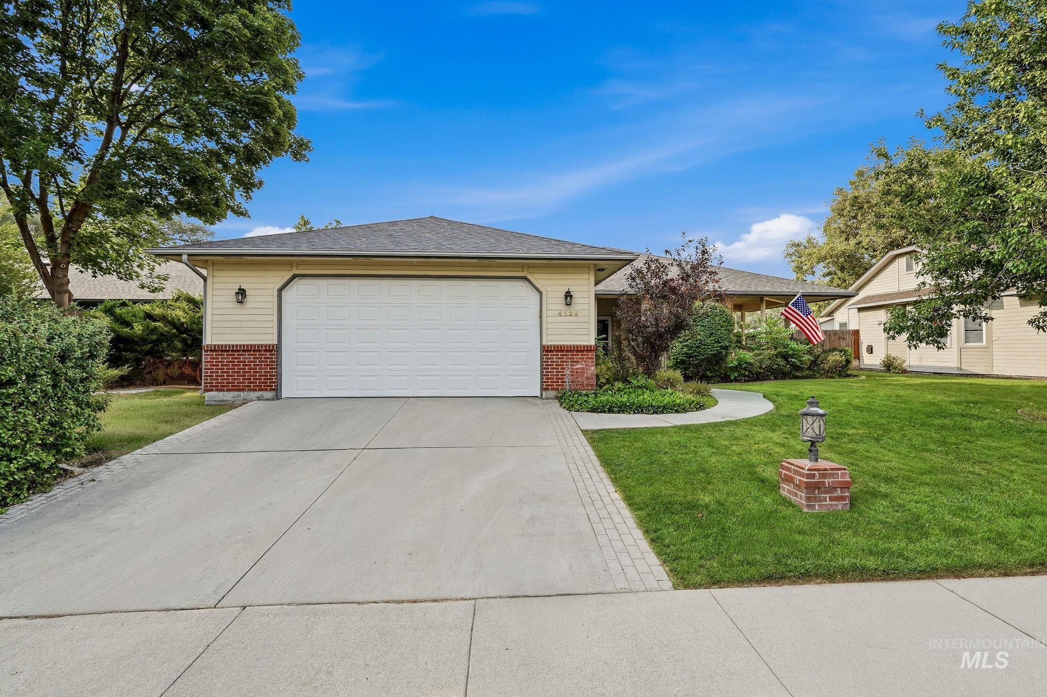 4125 W Pinoak Ct., Boise, Idaho 83705, 4 Bedrooms, 2 Bathrooms, Residential For Sale, Price $520,000,MLS 98997412