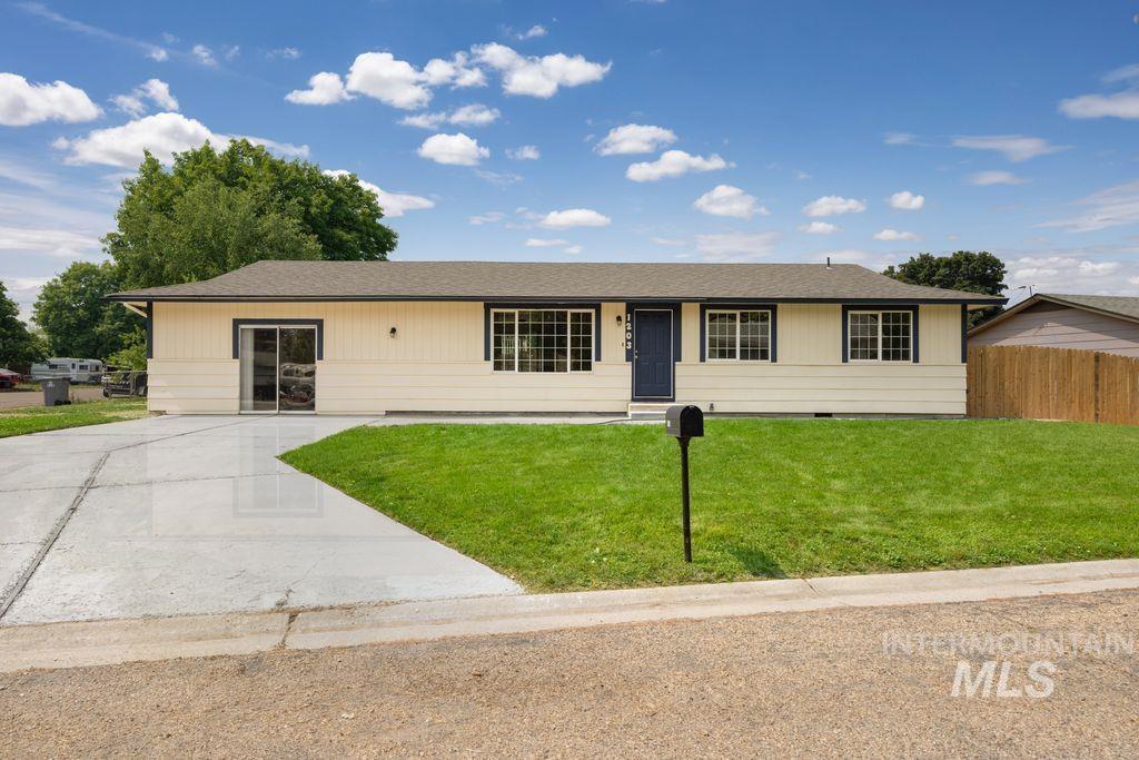 1203 Sweetwood Cir, Nampa, Idaho 83651, 3 Bedrooms, 1 Bathroom, Residential For Sale, Price $329,900,MLS 98997413