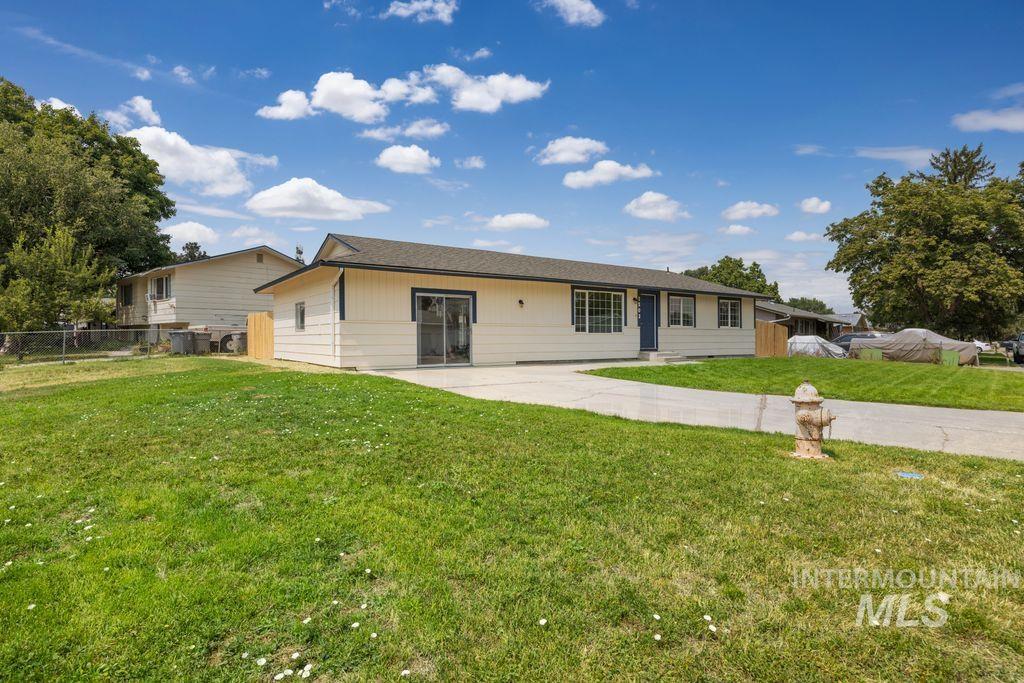 1203 Sweetwood Cir, Nampa, Idaho 83651, 3 Bedrooms, 1 Bathroom, Residential For Sale, Price $329,900,MLS 98997413