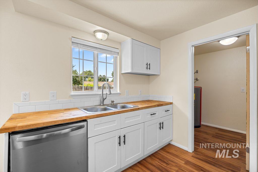 1203 Sweetwood Cir, Nampa, Idaho 83651, 3 Bedrooms, 1 Bathroom, Residential For Sale, Price $329,900,MLS 98997413