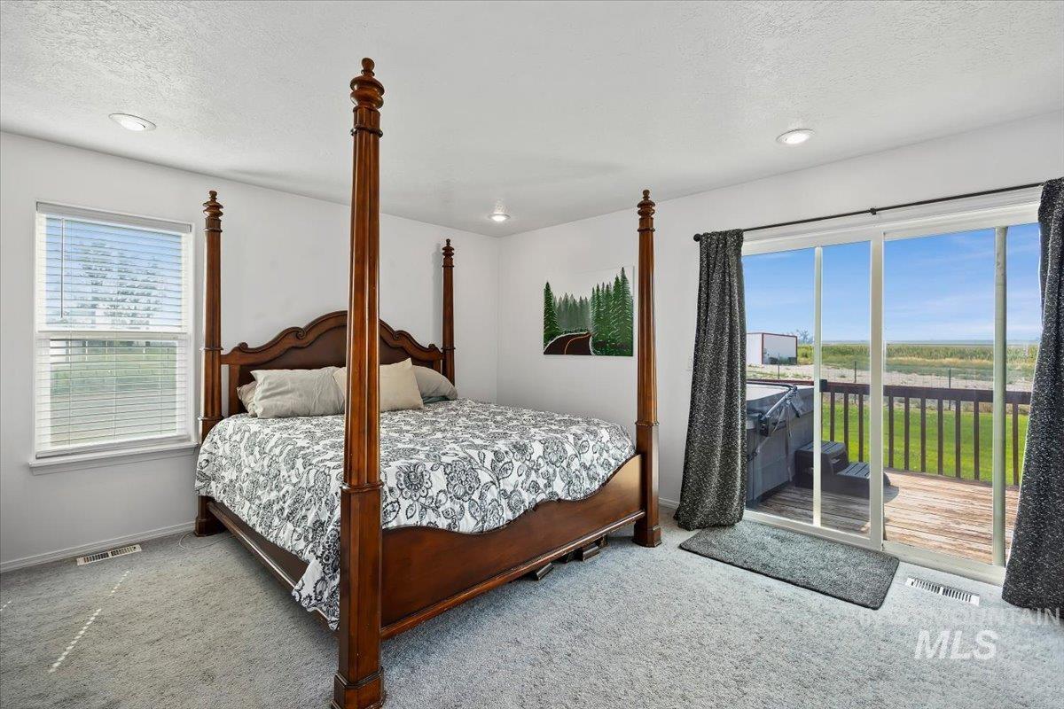 4039 N 1000 East, Buhl, Idaho 83316, 3 Bedrooms, 3 Bathrooms, Residential For Sale, Price $625,000,MLS 98997414