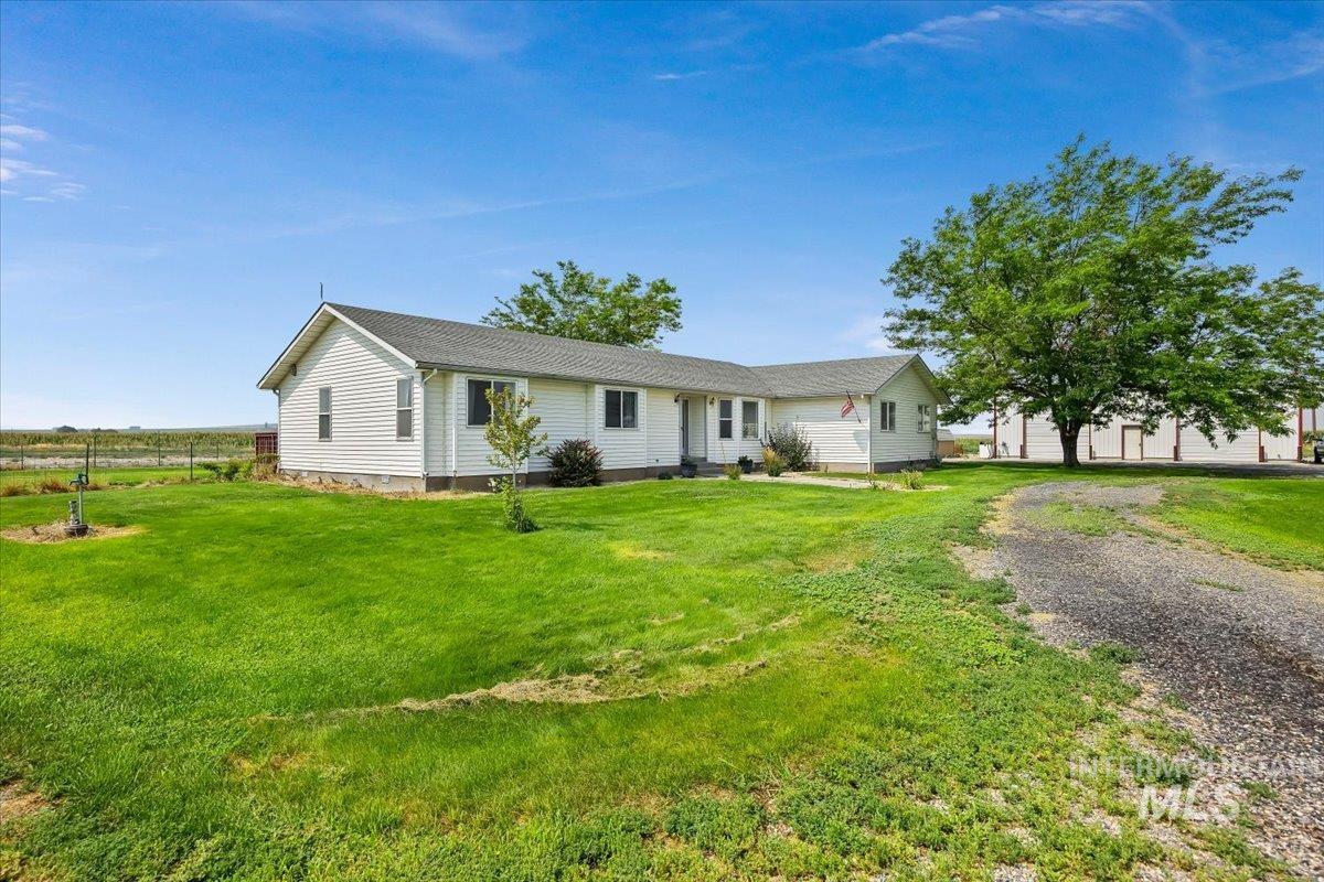 4039 N 1000 East, Buhl, Idaho 83316, 3 Bedrooms, 3 Bathrooms, Residential For Sale, Price $625,000,MLS 98997414