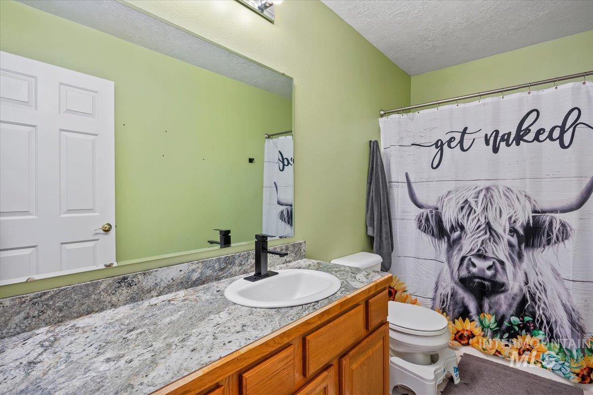 4039 N 1000 East, Buhl, Idaho 83316, 3 Bedrooms, 3 Bathrooms, Residential For Sale, Price $625,000,MLS 98997414