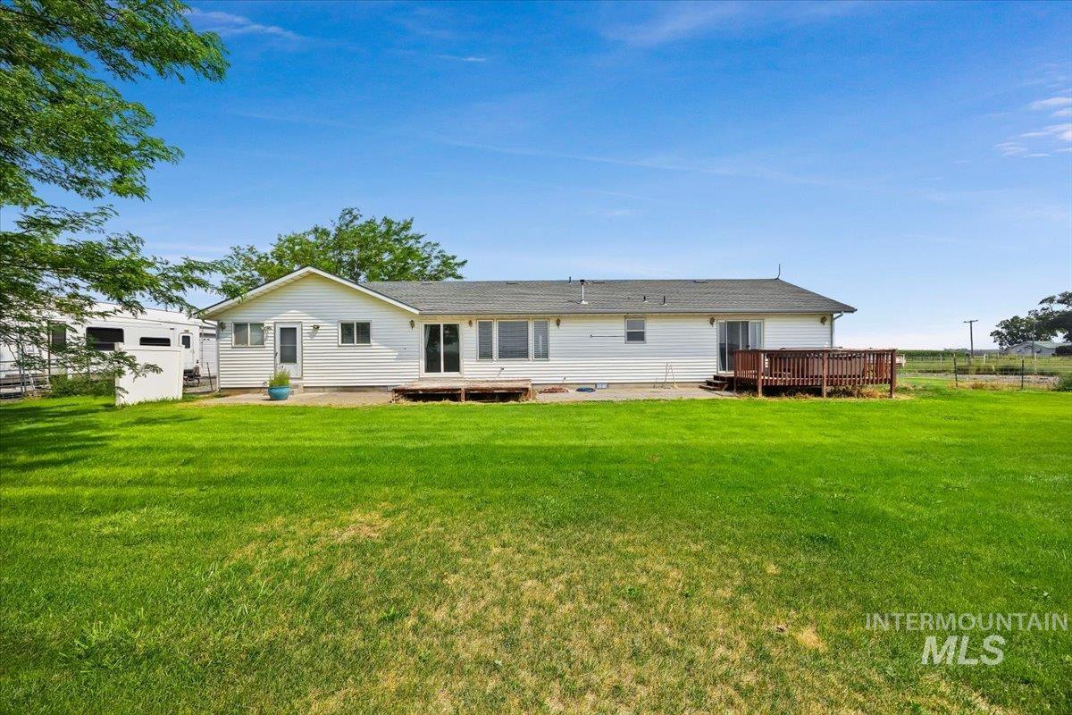 4039 N 1000 East, Buhl, Idaho 83316, 3 Bedrooms, 3 Bathrooms, Residential For Sale, Price $625,000,MLS 98997414