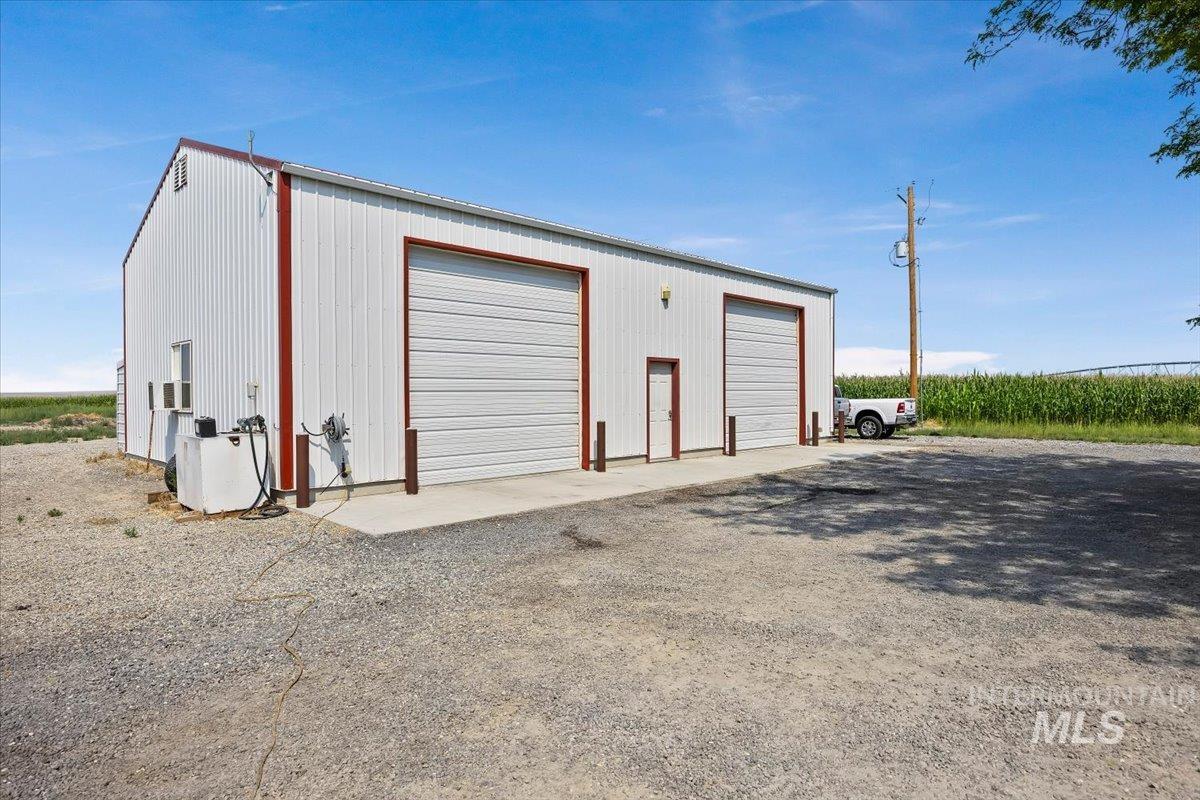 4039 N 1000 East, Buhl, Idaho 83316, 3 Bedrooms, 3 Bathrooms, Residential For Sale, Price $625,000,MLS 98997414