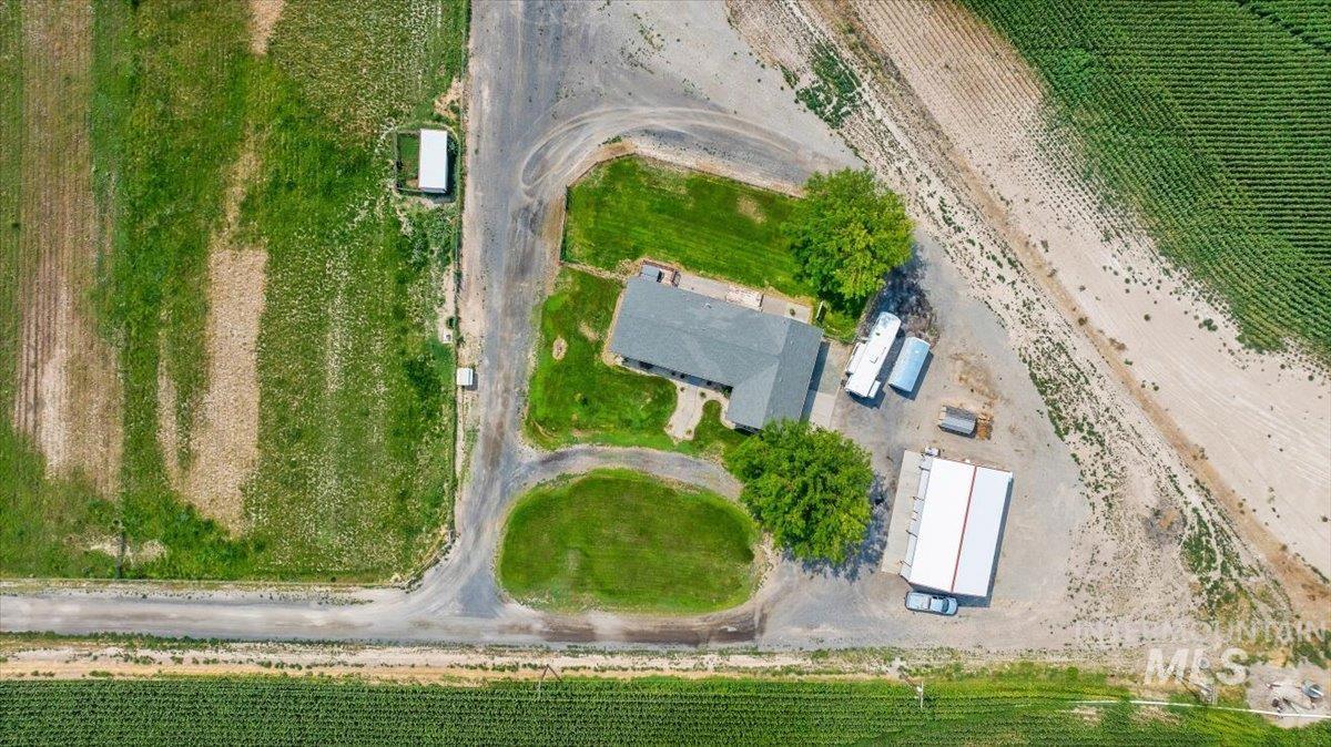 4039 N 1000 East, Buhl, Idaho 83316, 3 Bedrooms, 3 Bathrooms, Residential For Sale, Price $625,000,MLS 98997414