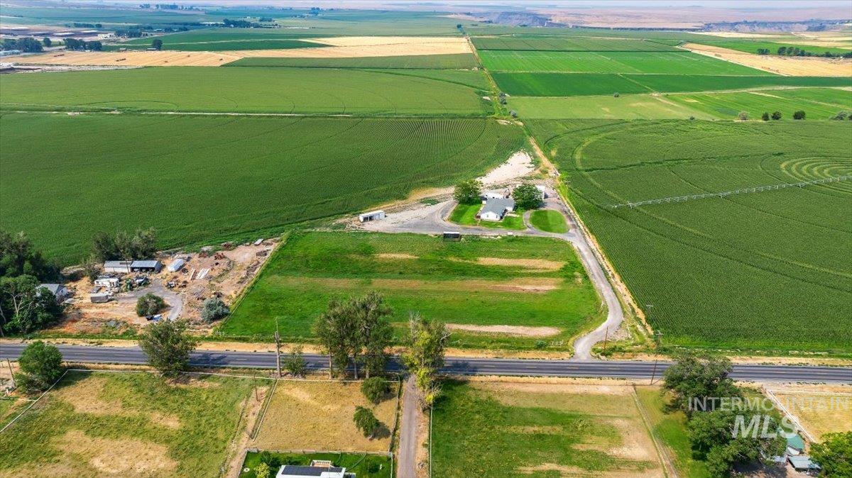 4039 N 1000 East, Buhl, Idaho 83316, 3 Bedrooms, 3 Bathrooms, Residential For Sale, Price $625,000,MLS 98997414