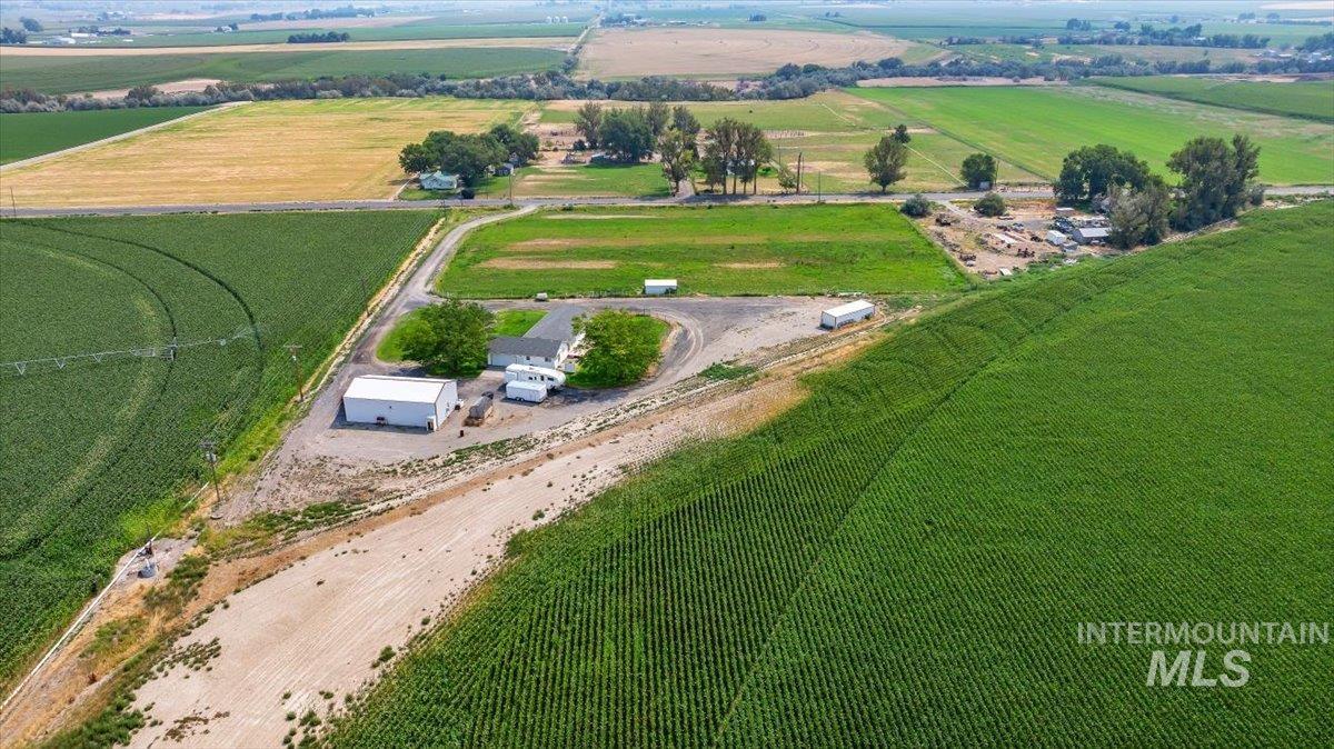 4039 N 1000 East, Buhl, Idaho 83316, 3 Bedrooms, 3 Bathrooms, Residential For Sale, Price $625,000,MLS 98997414