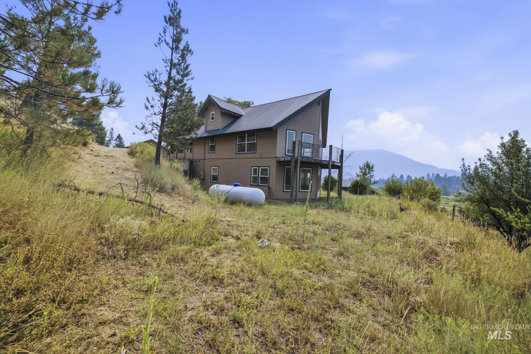 93 Windy River Rd, Garden Valley, Idaho 83622, 3 Bedrooms, 2.5 Bathrooms, Residential For Sale, Price $1,250,000,MLS 98997415