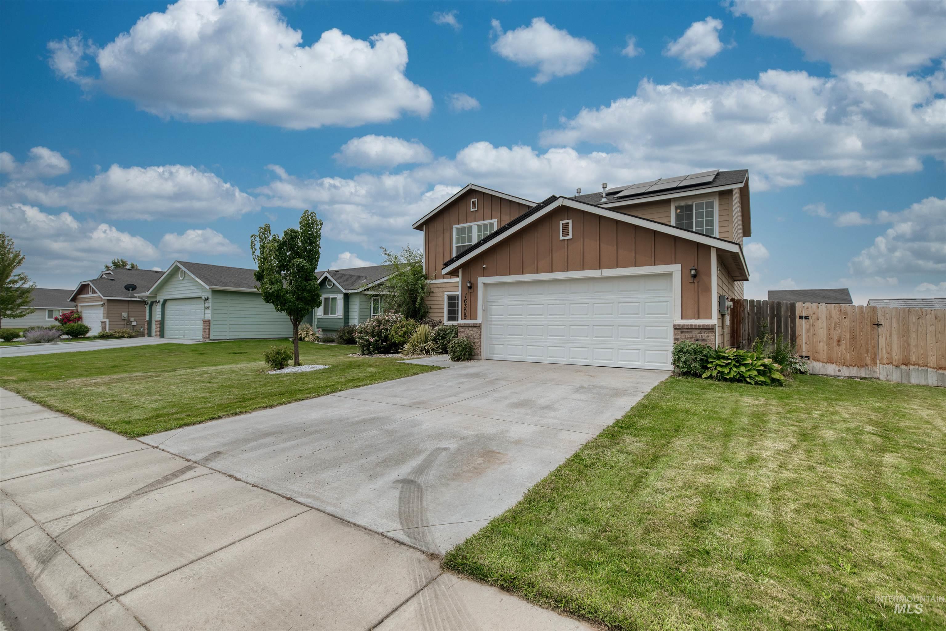 16309 Manatee Ave, Caldwell, Idaho 83607, 4 Bedrooms, 2.5 Bathrooms, Residential For Sale, Price $399,900,MLS 98997417