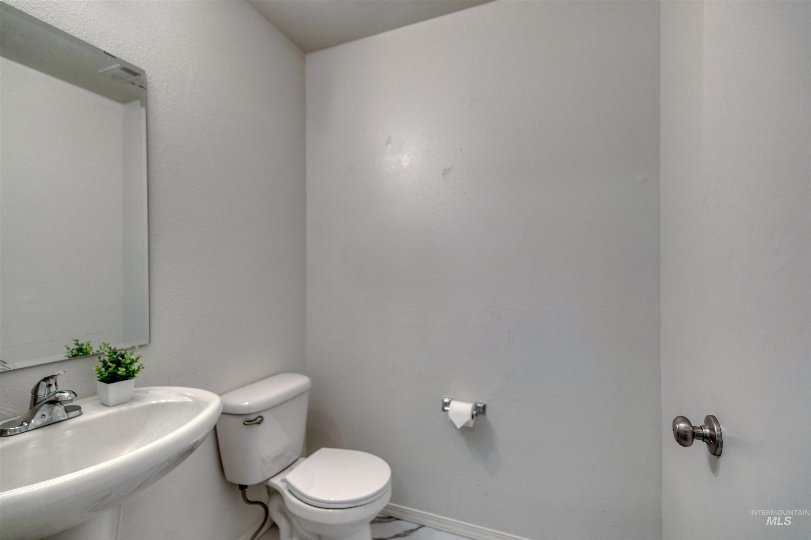 16309 Manatee Ave, Caldwell, Idaho 83607, 4 Bedrooms, 2.5 Bathrooms, Residential For Sale, Price $399,900,MLS 98997417