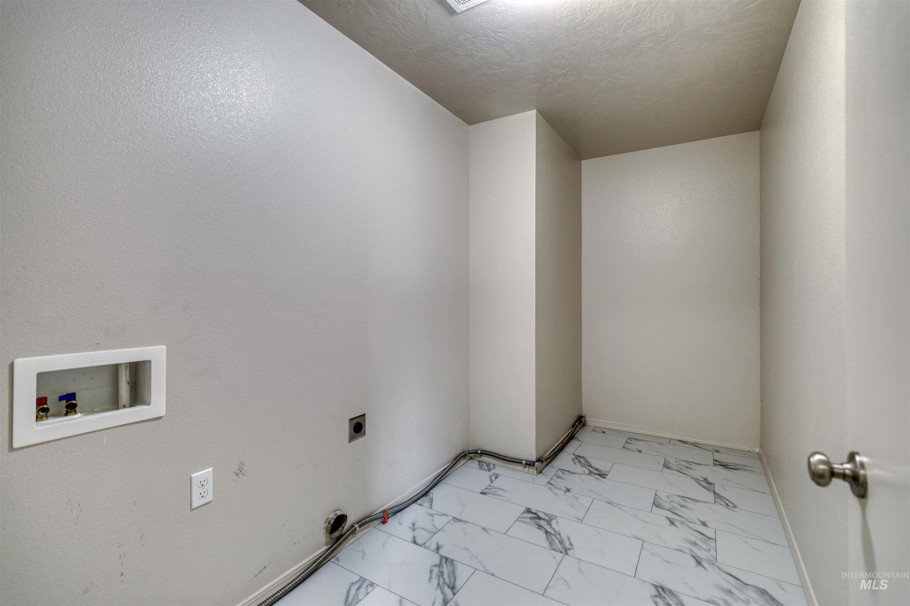 16309 Manatee Ave, Caldwell, Idaho 83607, 4 Bedrooms, 2.5 Bathrooms, Residential For Sale, Price $399,900,MLS 98997417