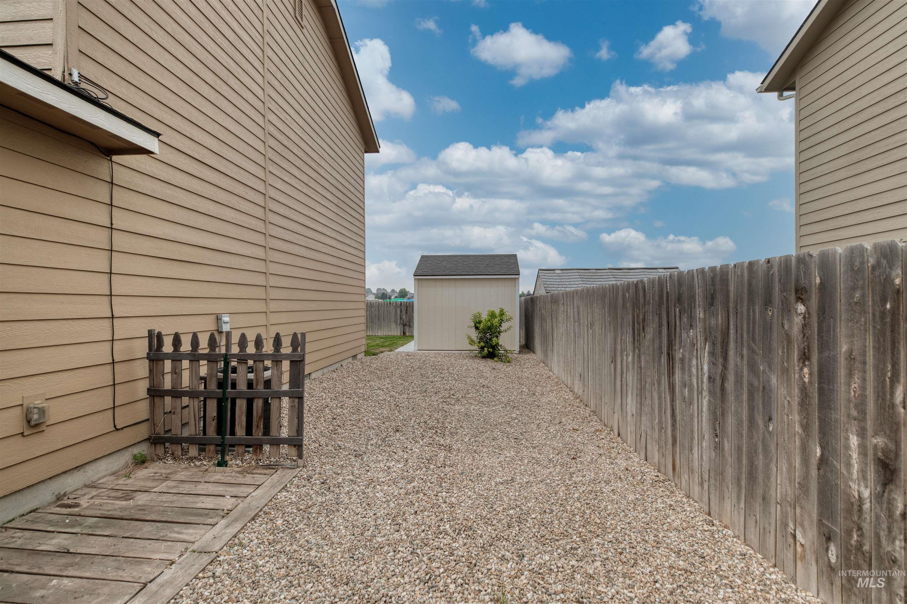16309 Manatee Ave, Caldwell, Idaho 83607, 4 Bedrooms, 2.5 Bathrooms, Residential For Sale, Price $399,900,MLS 98997417