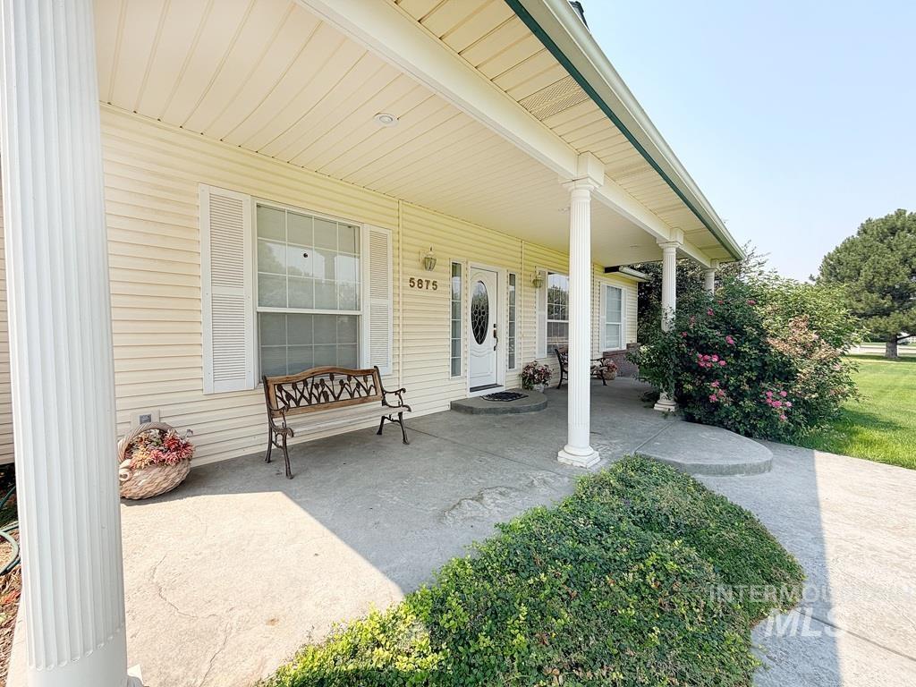 5875 Diamond Ridge Way, Nampa, Idaho 83686, 3 Bedrooms, 2.5 Bathrooms, Residential For Sale, Price $806,400,MLS 98997420