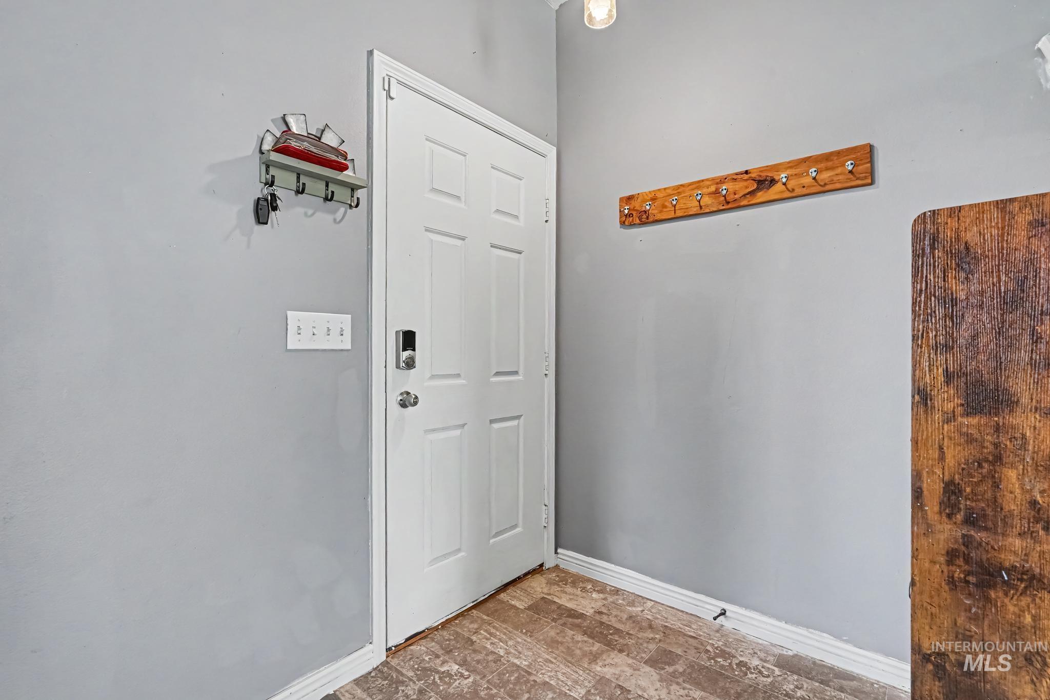 20164 Colebrook Ave, Caldwell, Idaho 83605, 5 Bedrooms, 2.5 Bathrooms, Residential For Sale, Price $415,000,MLS 98997421